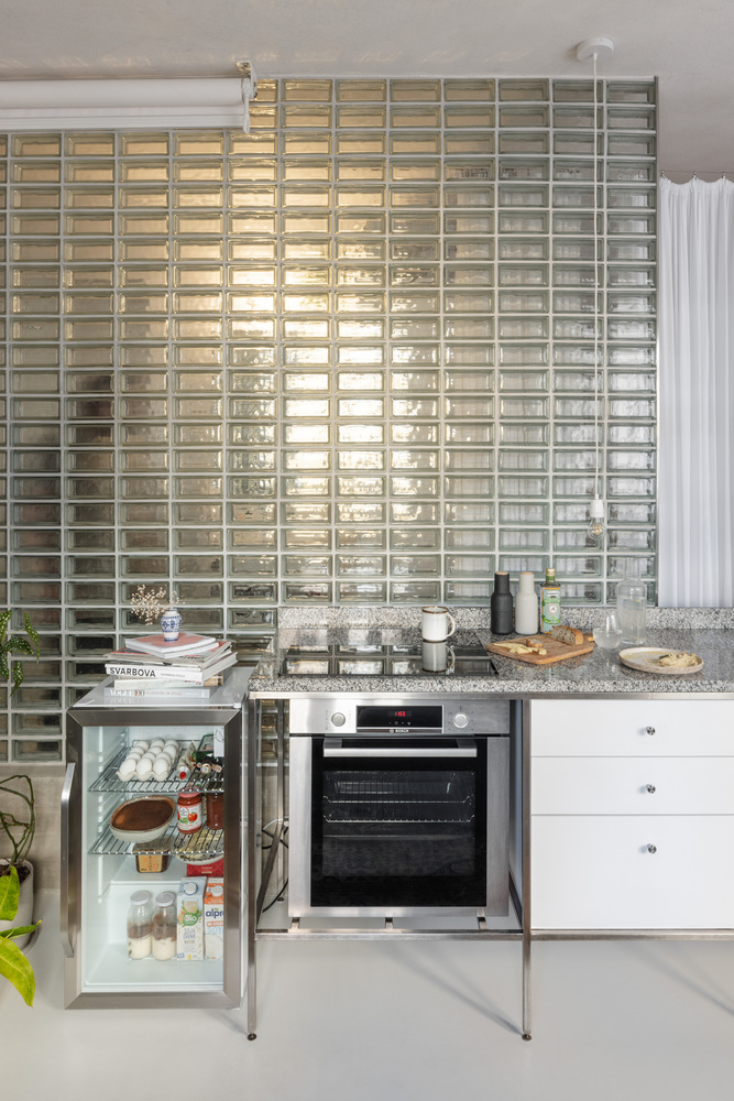 cuisine avec cloison pavés de verre petit appartement 35m2 studio rénové