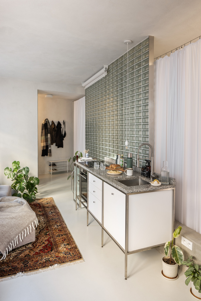 cuisine avec cloison pavés de verre petit appartement 35m2 studio rénové