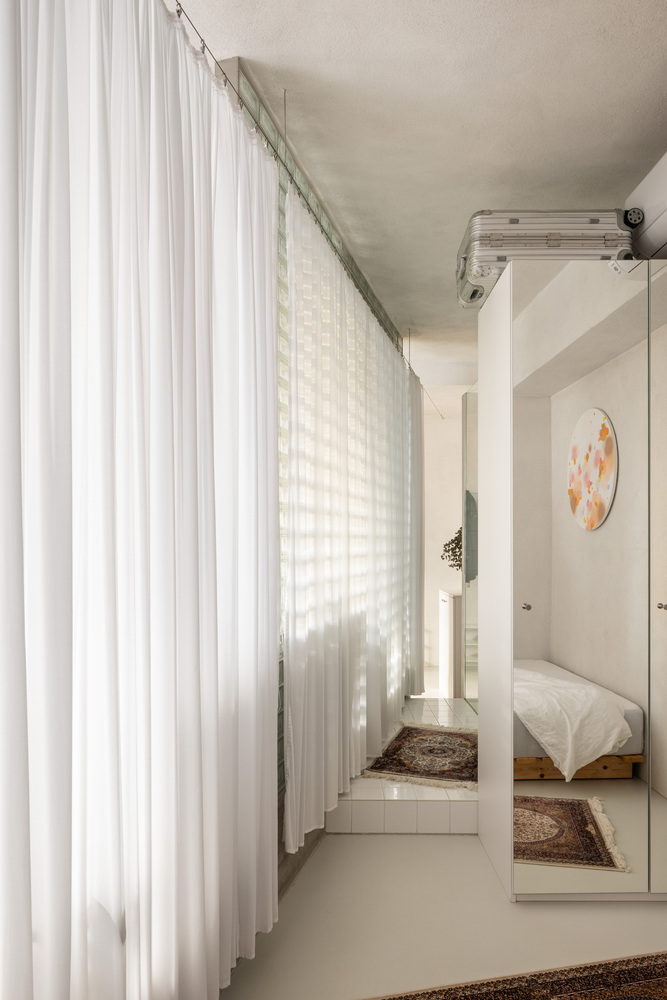 chambre avec placard miroir