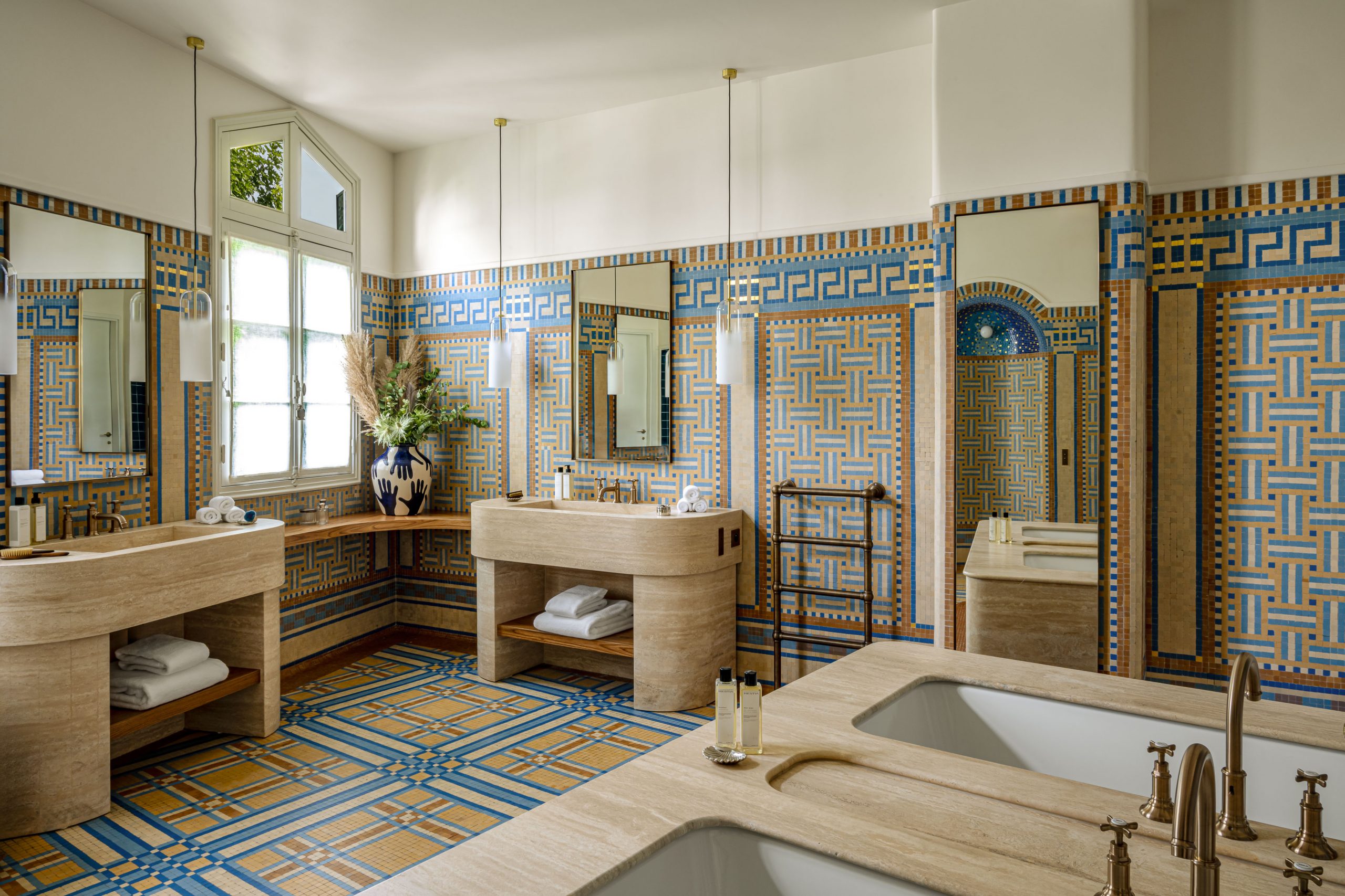 salle de bain maison Art Déco à louer Paris Iconic House salle de bain maison Art Déco à louer Paris Iconic House