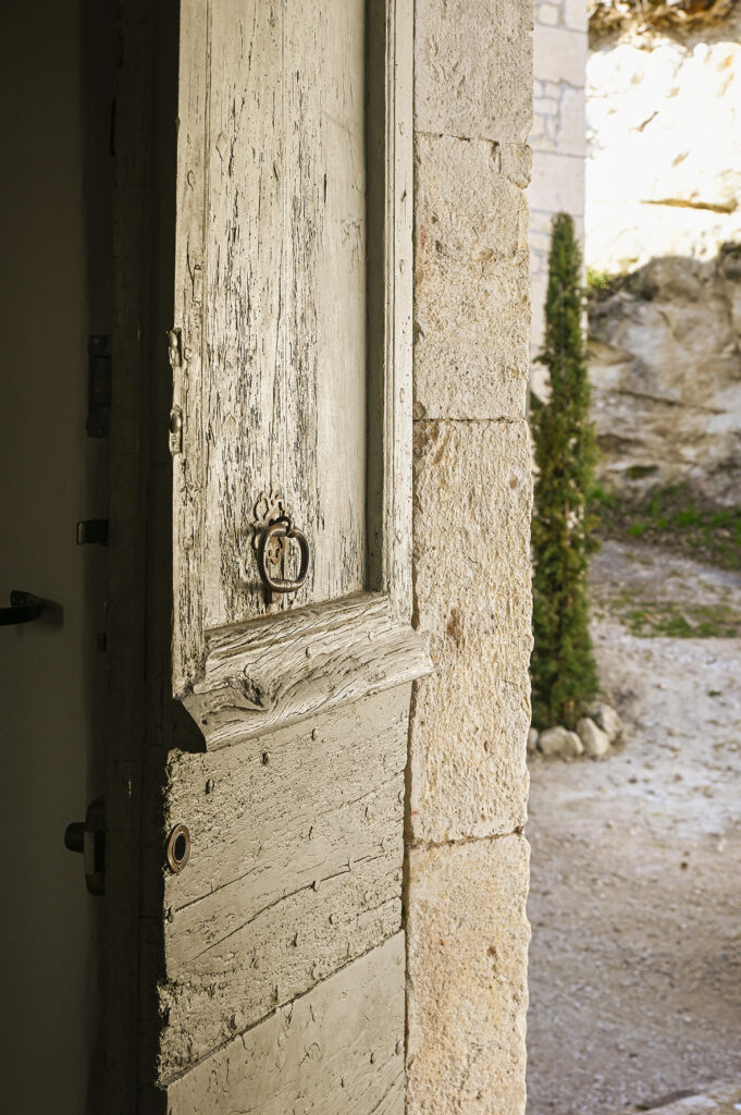porte ancienne maison Latour en Quercy blanc