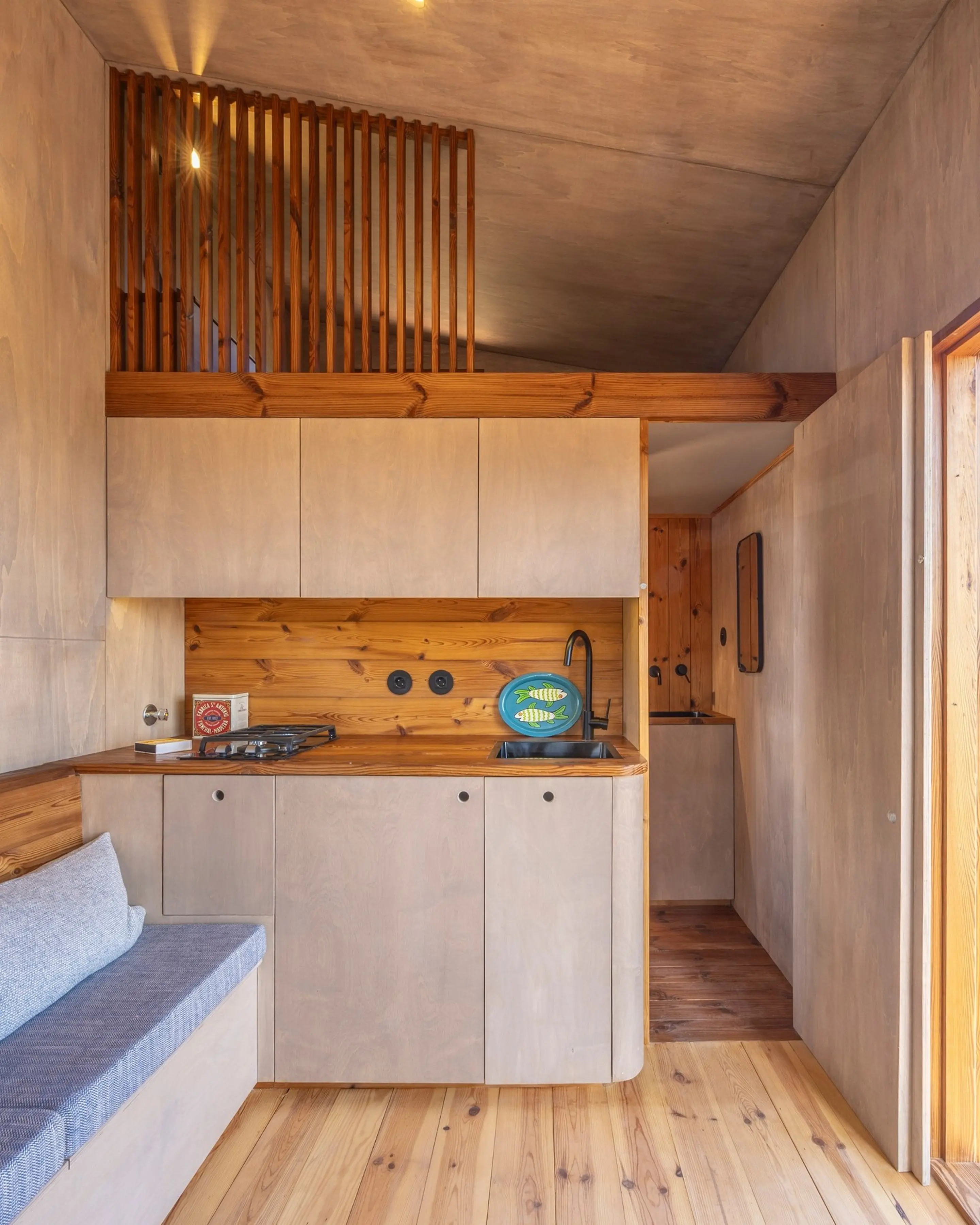 intérieur tiny house Barca Madeiguincho intérieur tiny house Barca Madeiguincho