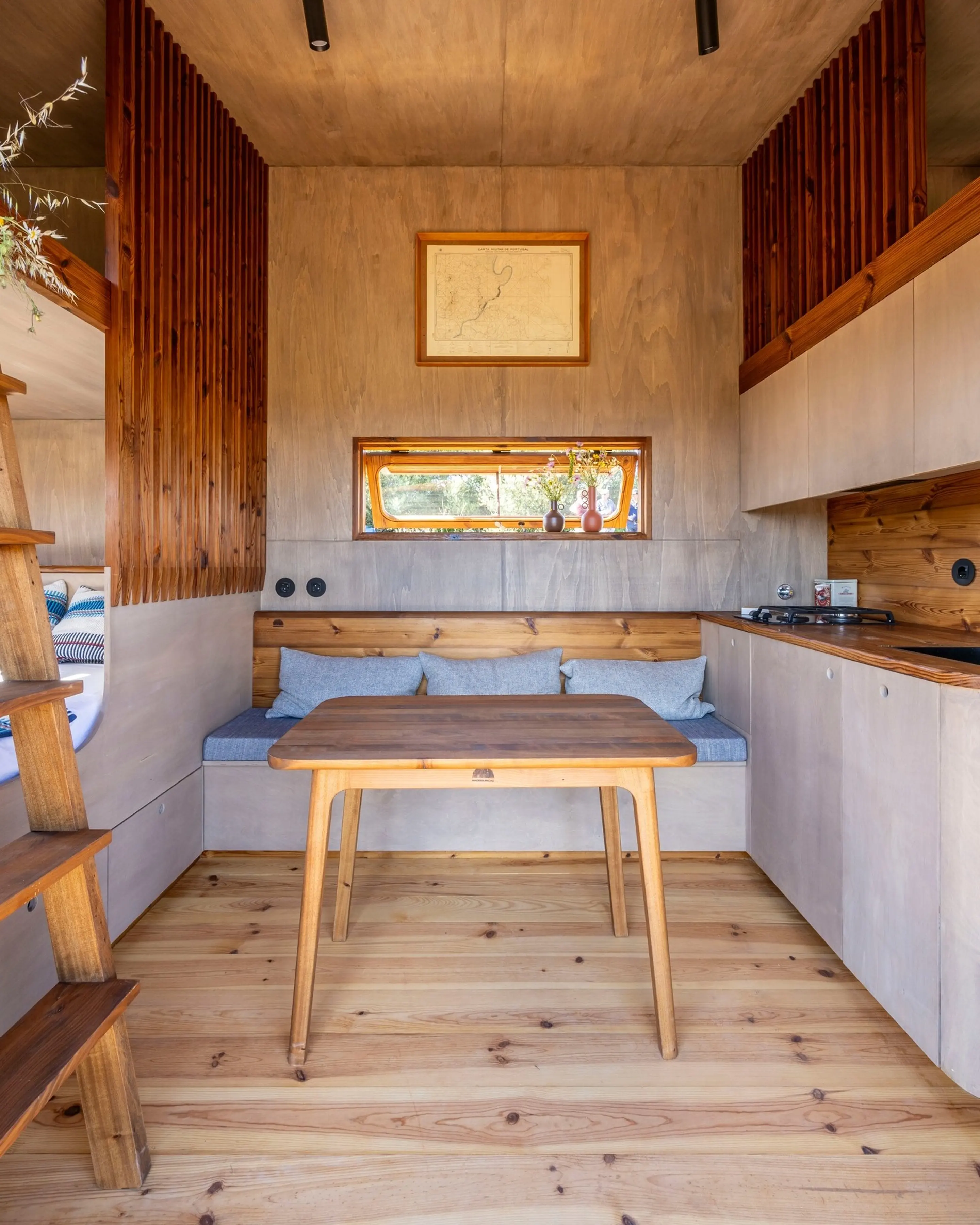 intérieur tiny house Barca Madeiguincho intérieur tiny house Barca Madeiguincho
