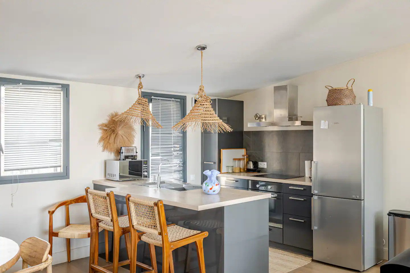 cuisine ouverte décoration contemporaine maison vue mer Marseille cuisine ouverte décoration contemporaine maison vue mer Marseille