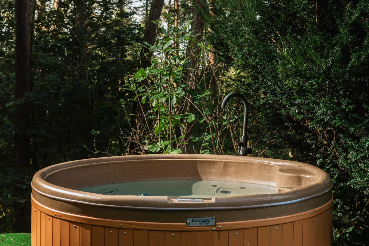 spa sur terrasse maison en bois