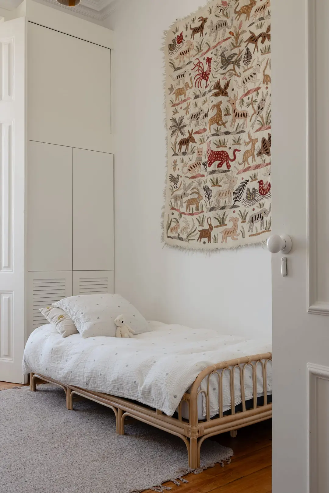 chambre enfant minimaliste décoration naturelle