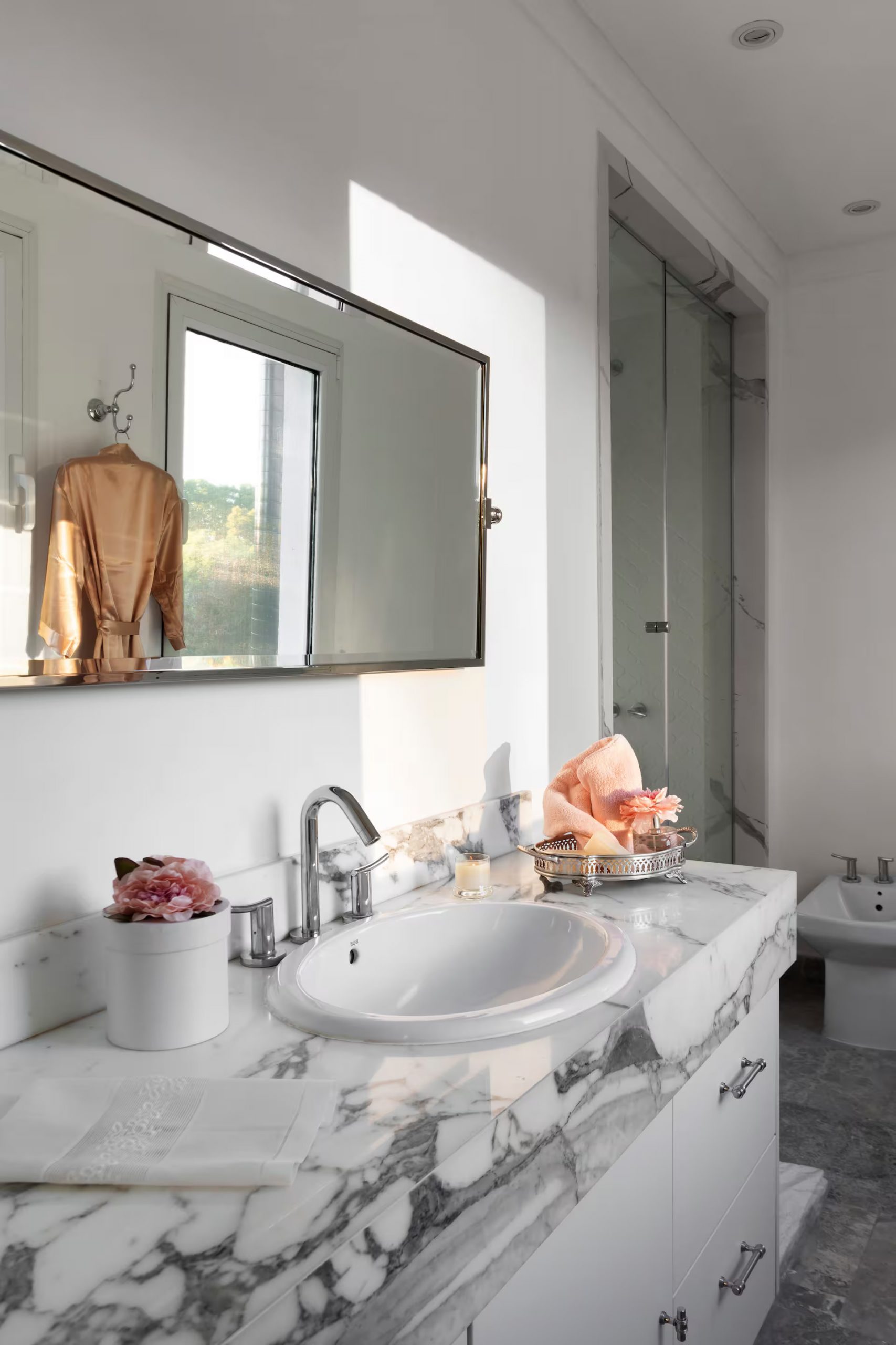 salle de bain blanche et marbre salle de bain blanche et marbre