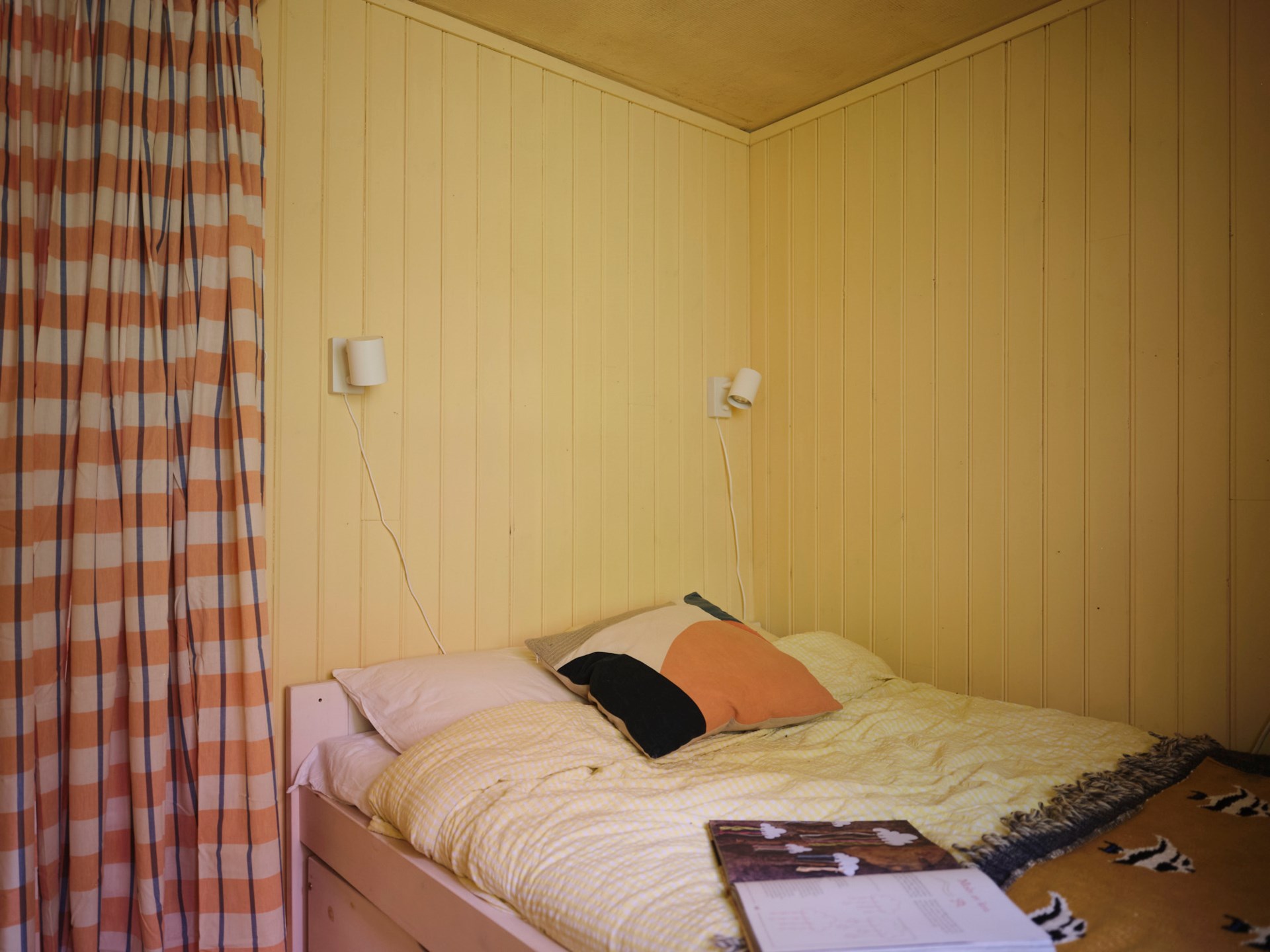 chambre murs bois jaune décoration scandinave chambre murs bois jaune décoration scandinave