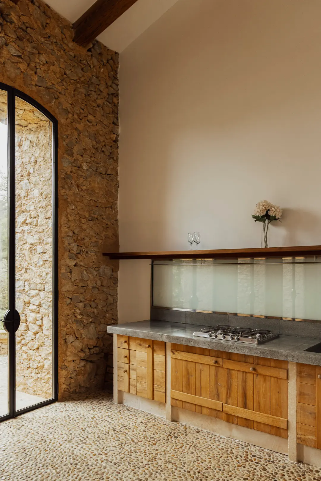 cuisine rustique chic maison en pierres Majorque Ses Aigos
