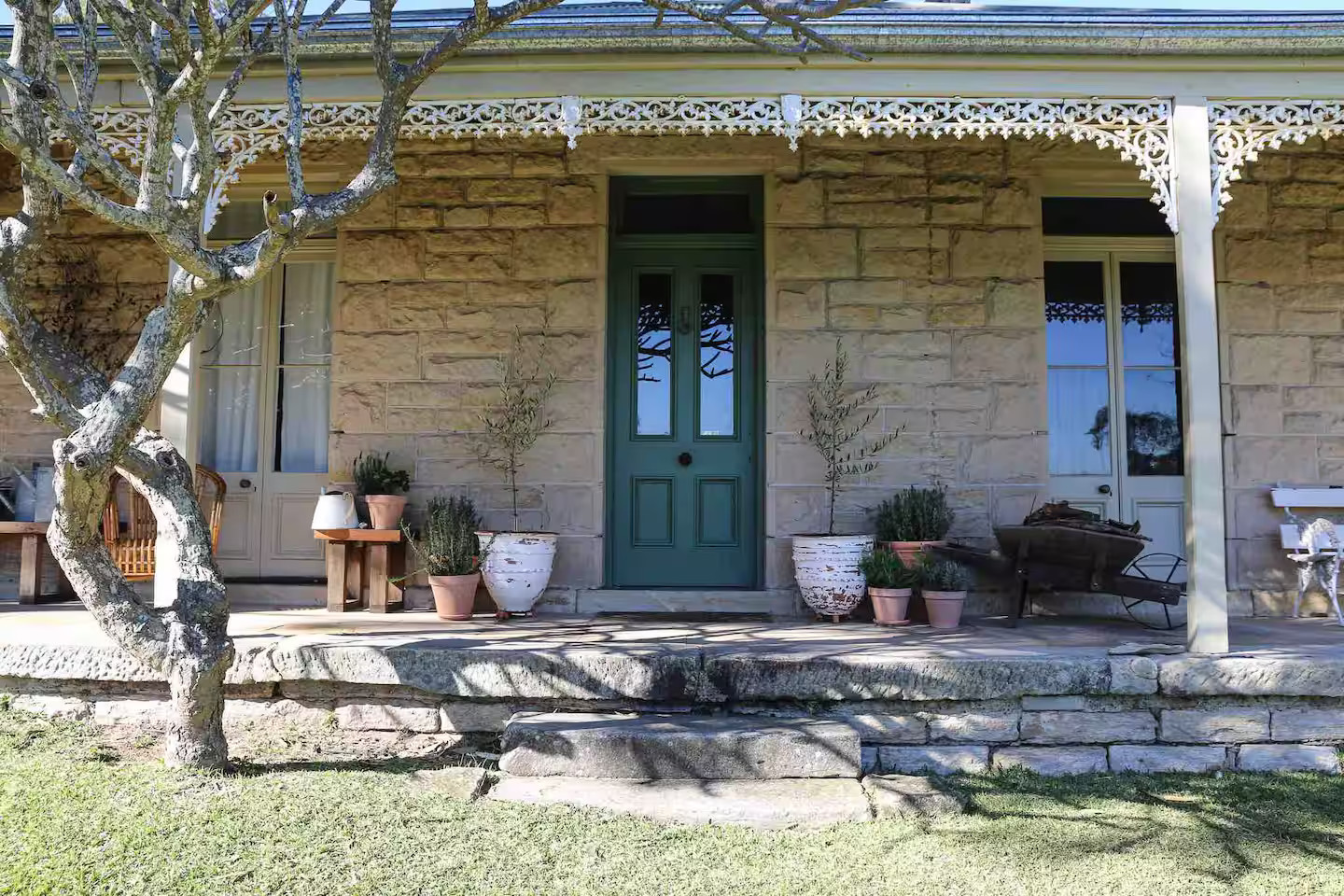 maison à la façade en grès décoration rustique chic Simpson Cottage Bundeena maison à la façade en grès décoration rustique chic Simpson Cottage Bundeena