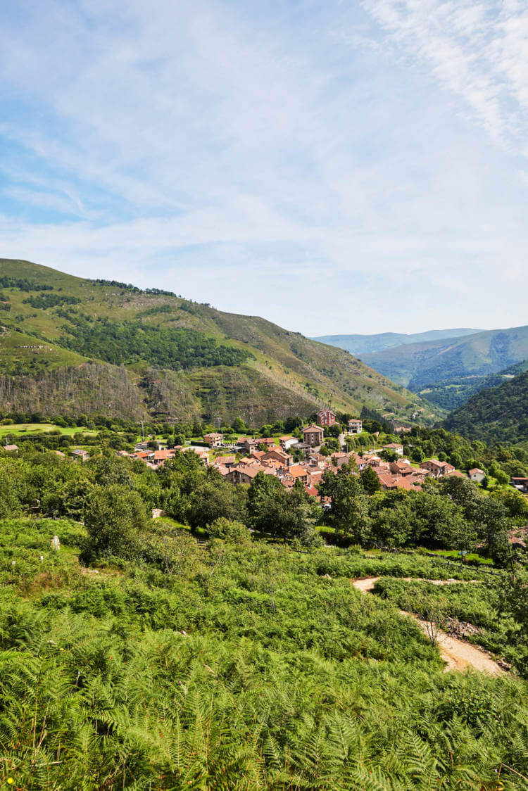 village montagne Espagne