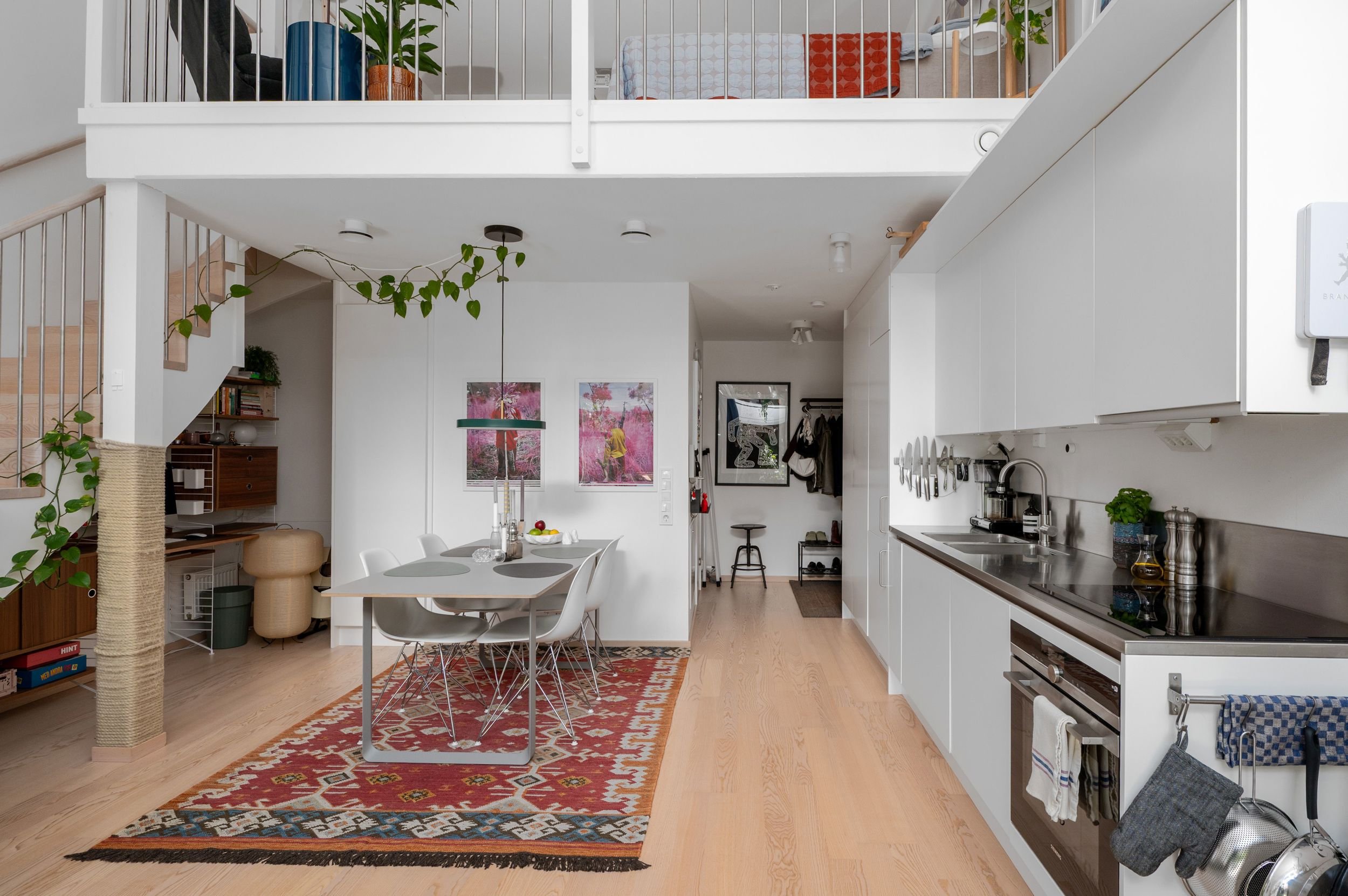 cuisine et salle à manger avec mezzanine deux-pièces 61m2 en duplex cuisine et salle à manger avec mezzanine deux-pièces 61m2 en duplex