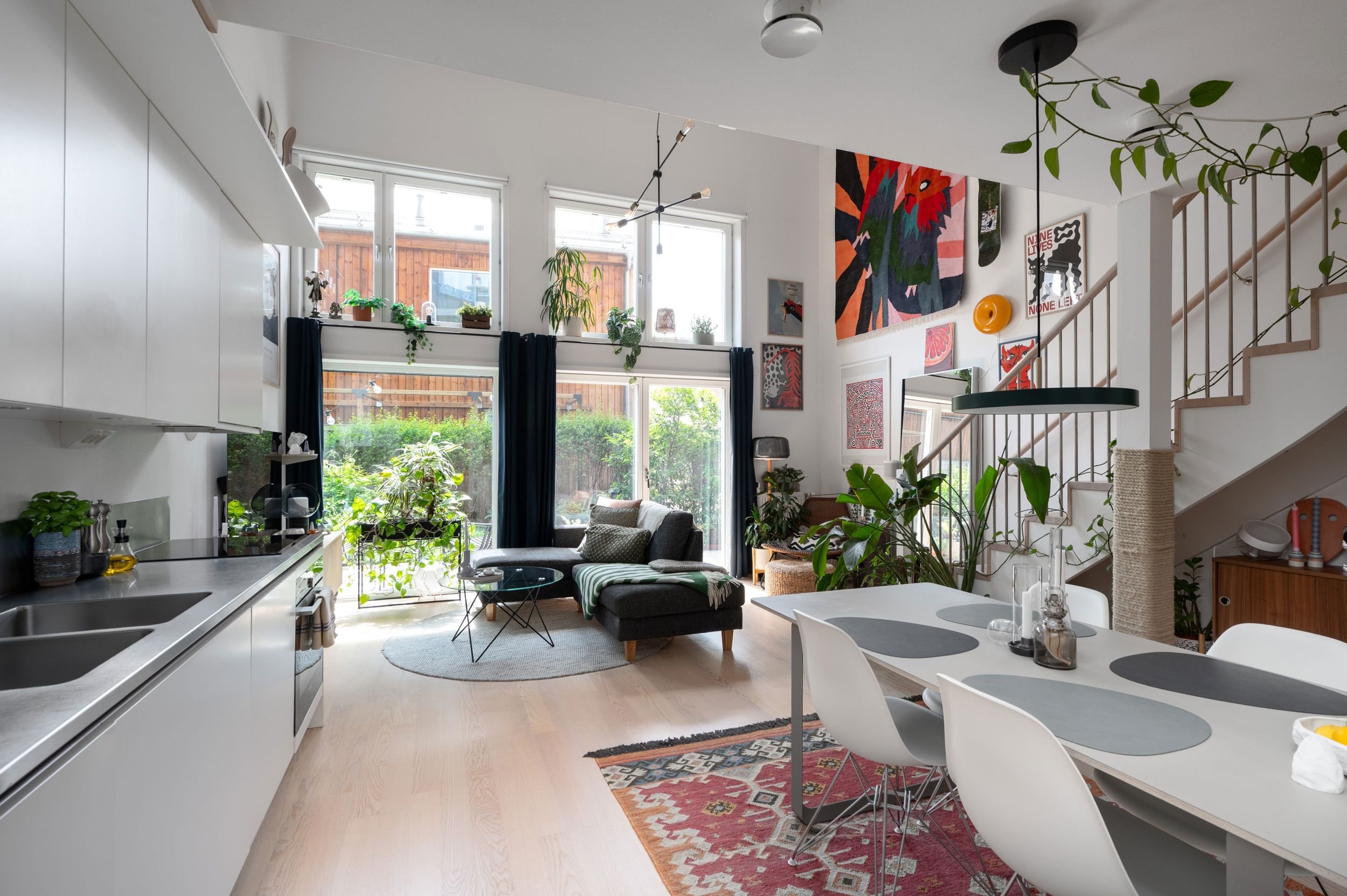cuisine et salle à manger avec mezzanine deux-pièces 61m2 en duplex cuisine et salle à manger avec mezzanine deux-pièces 61m2 en duplex