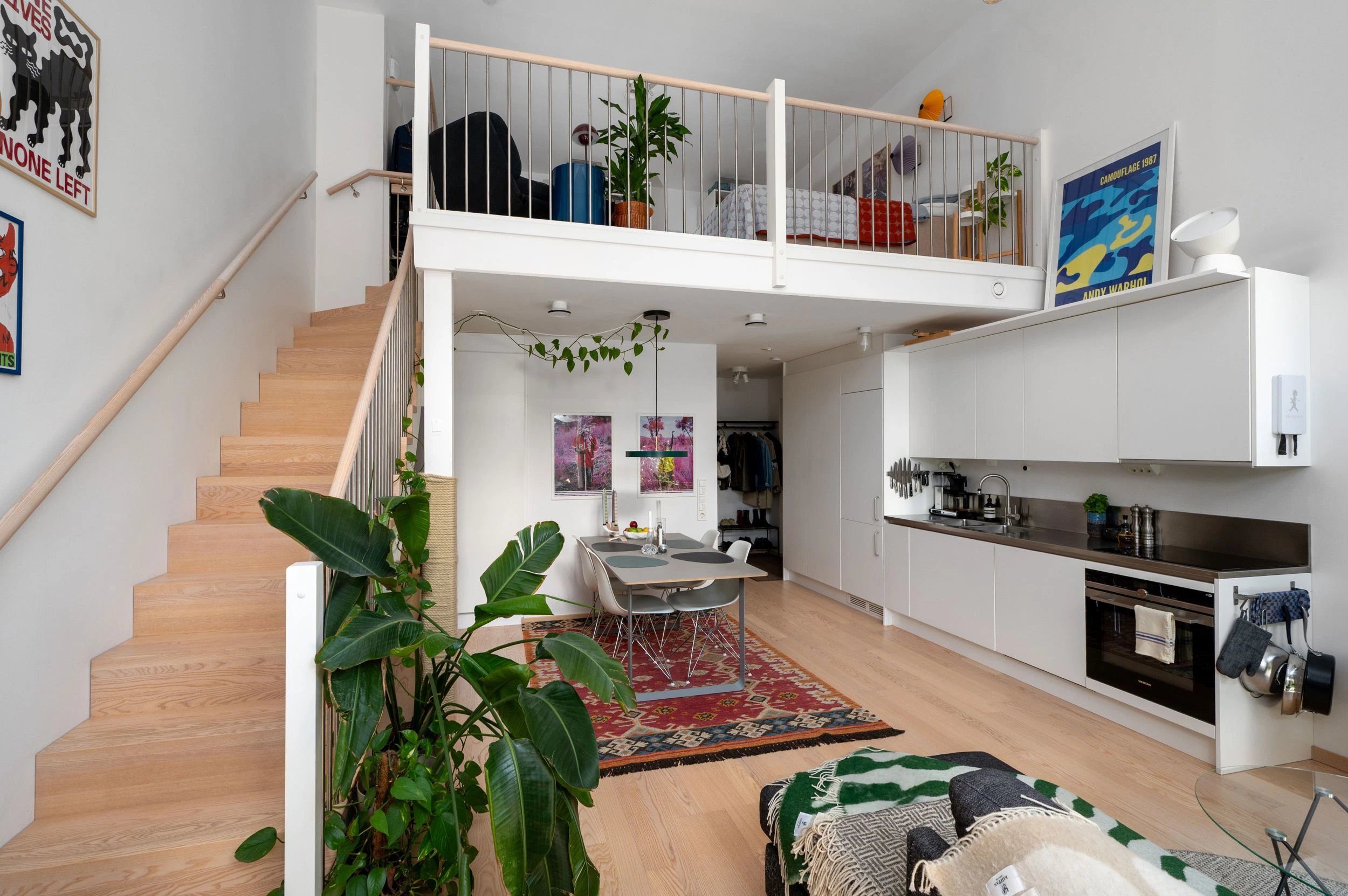 cuisine et salle à manger avec mezzanine deux-pièces 61m2 en duplex cuisine et salle à manger avec mezzanine deux-pièces 61m2 en duplex