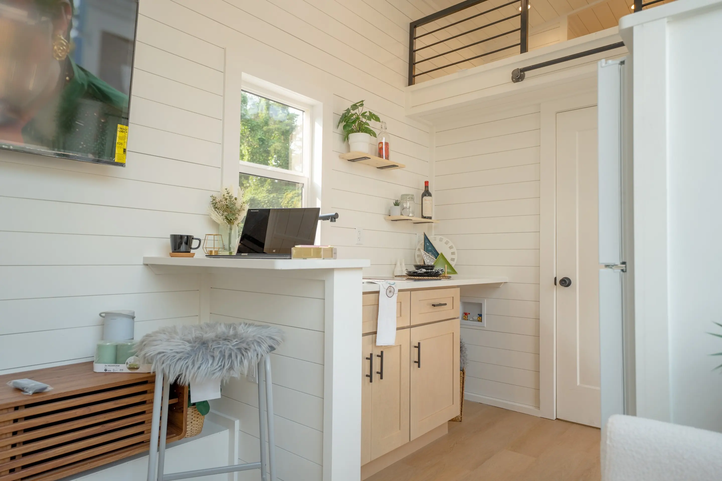 cuisine et espace bureau tiny house 19m2 cuisine et espace bureau tiny house 19m2