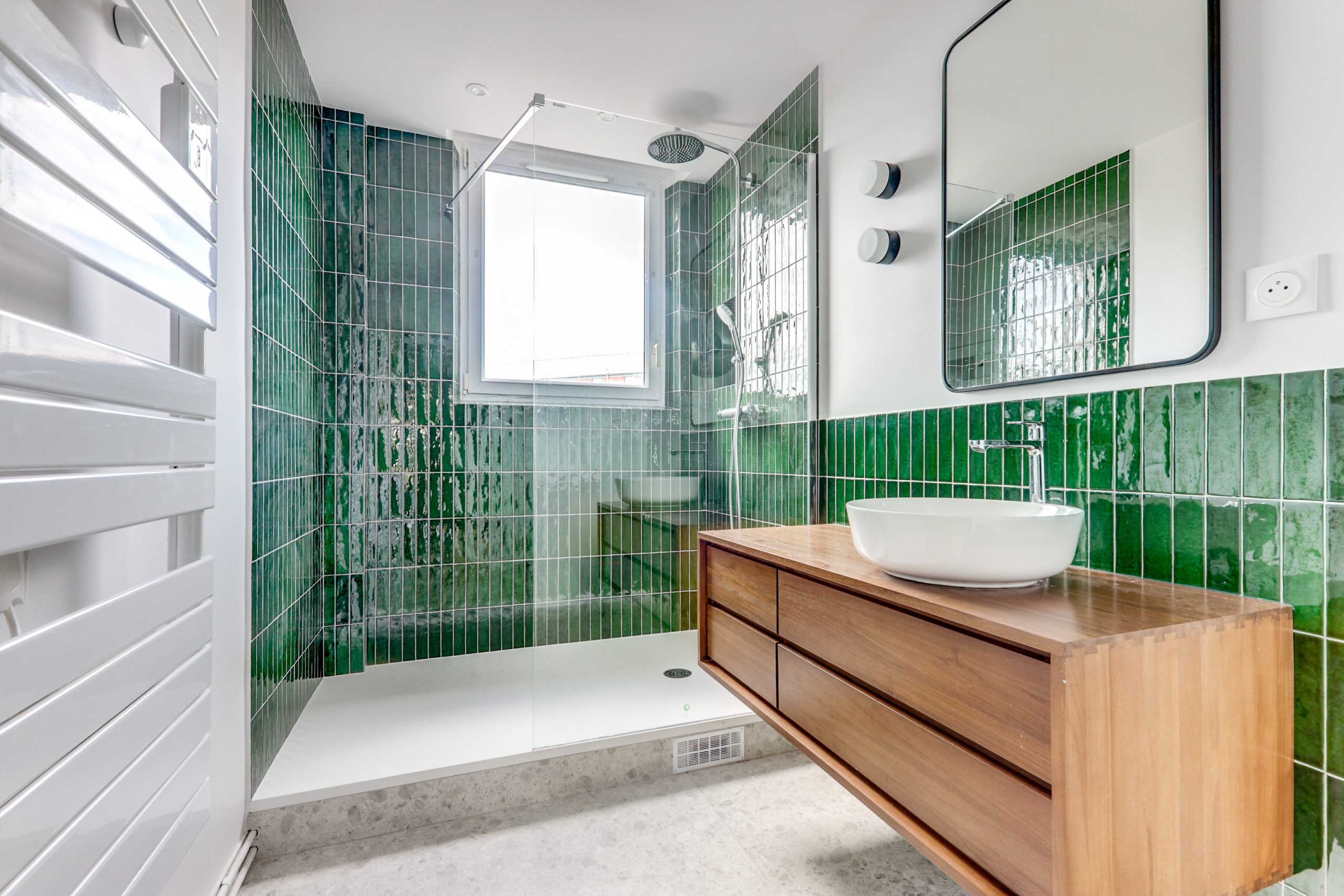 salle de bain carrelage vert crédit photo @adorarenovation salle de bain carrelage vert crédit photo @adorarenovation