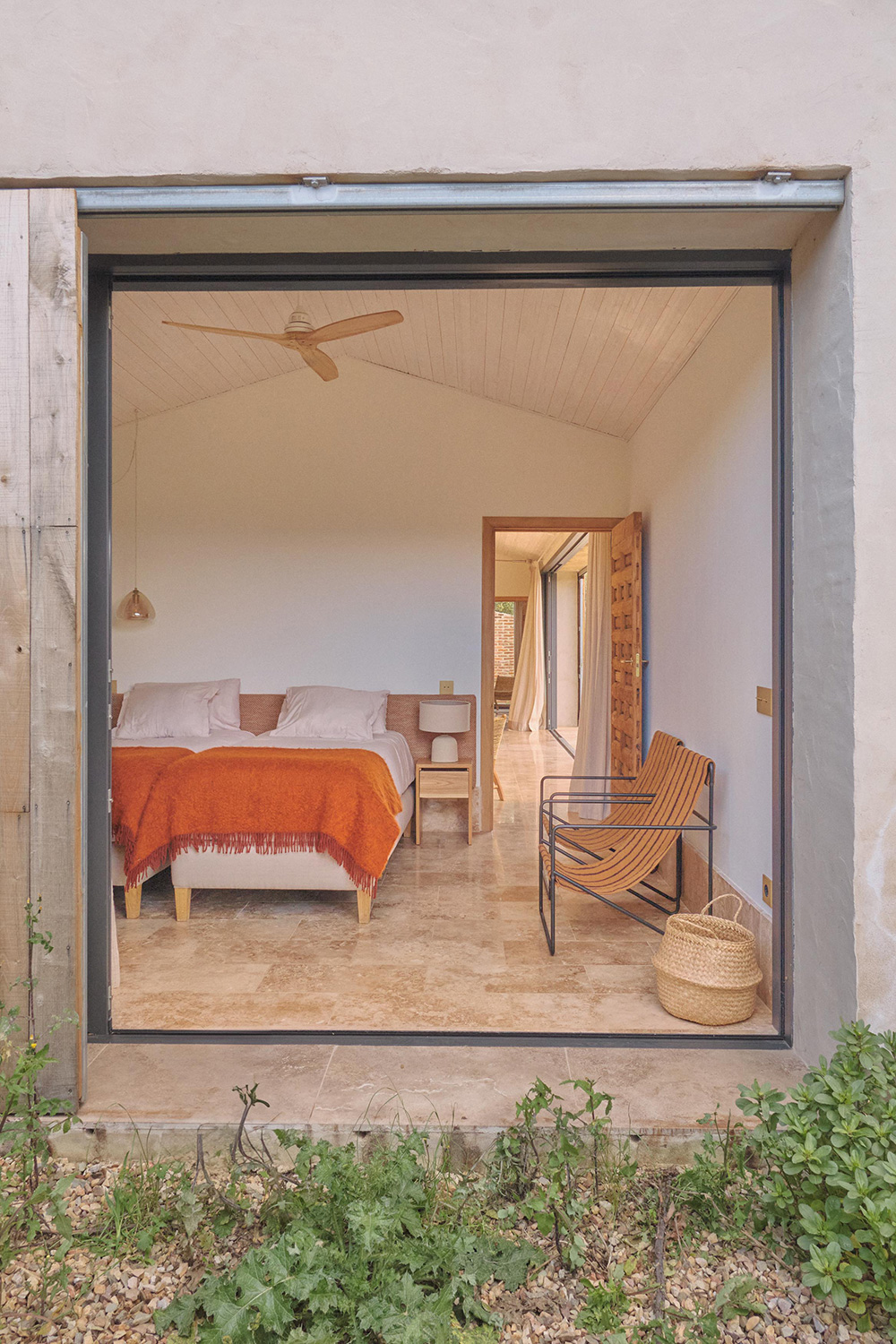 chambre avec baie vitrée