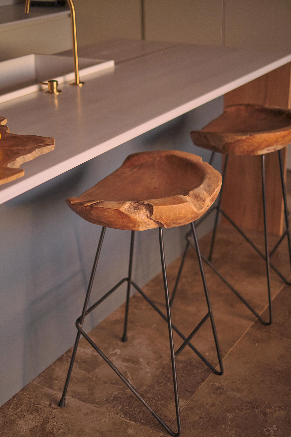 tabouret bar racine d'olivier et métal