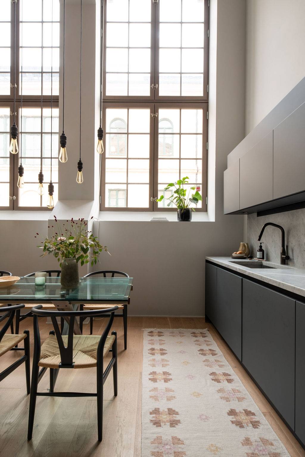 cuisine et salle à manger double hauteur appartement 100m2