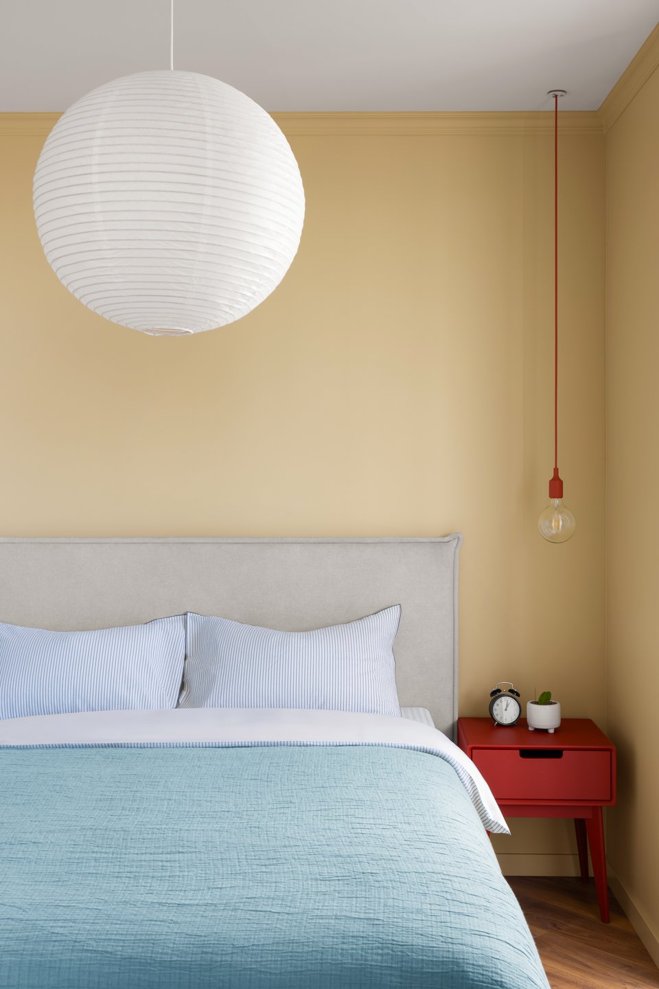 chambre mur jaune appartement 45m2