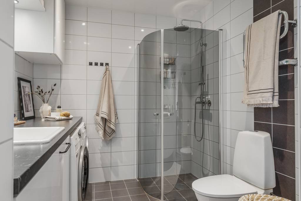 salle d salle d'eau avec douche d'angle