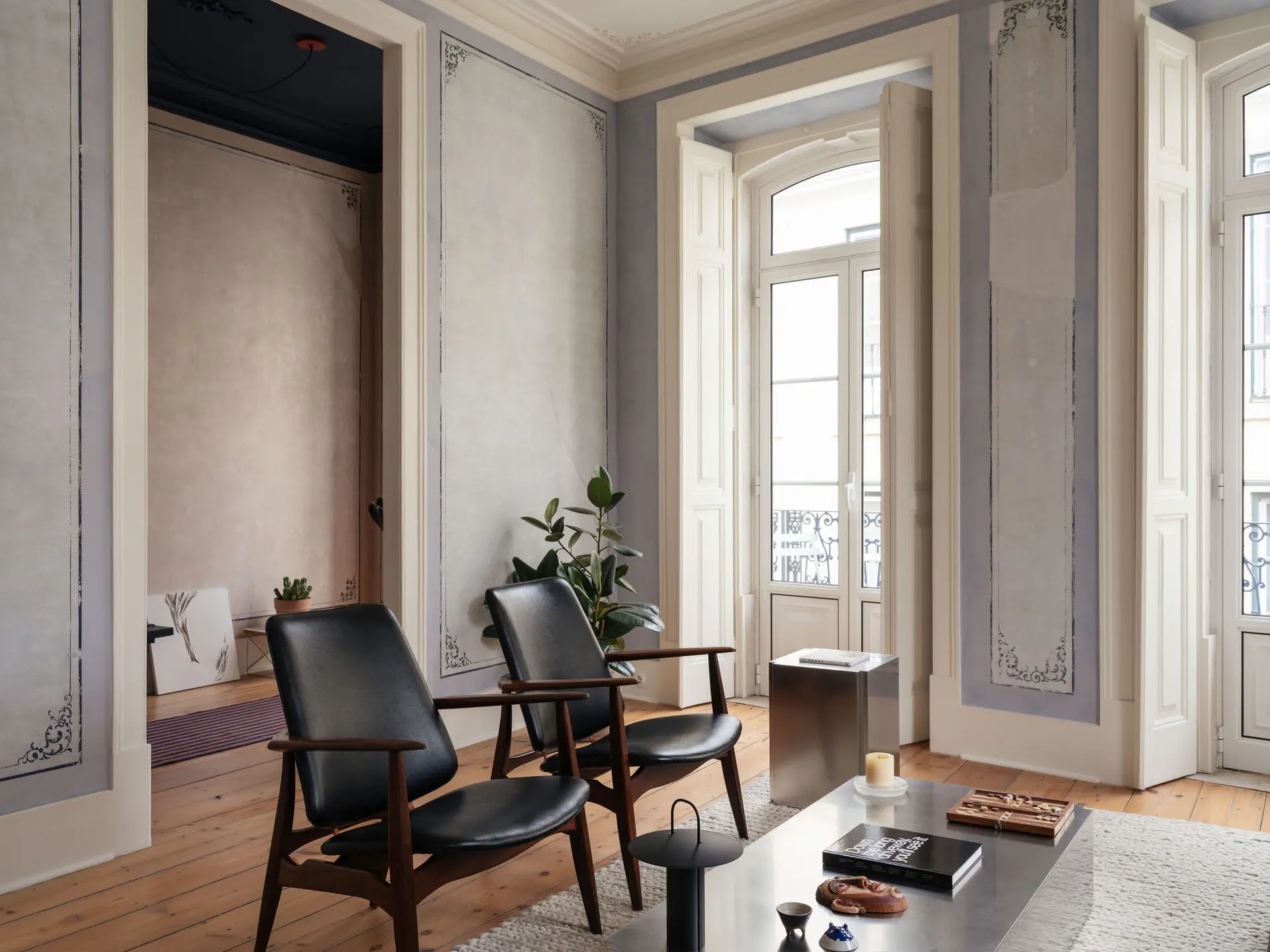 salon appartement ancien rénové à Lisbonne décoration design