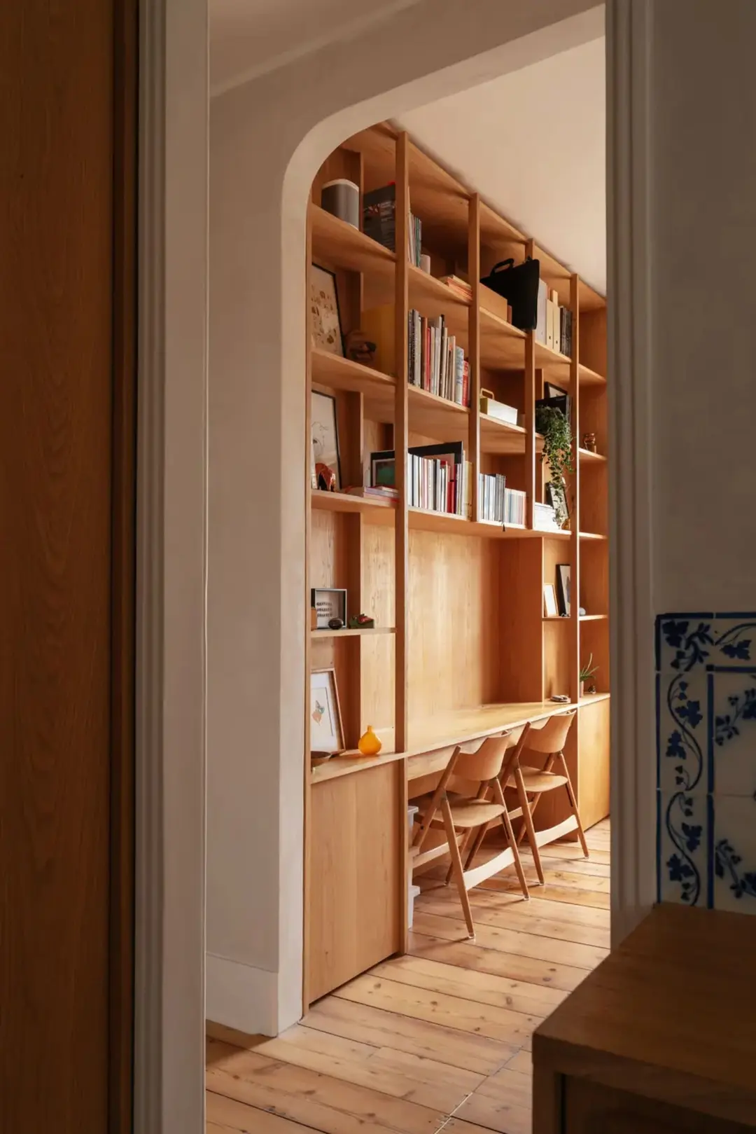 bureau avec bibliothèque sur mesure