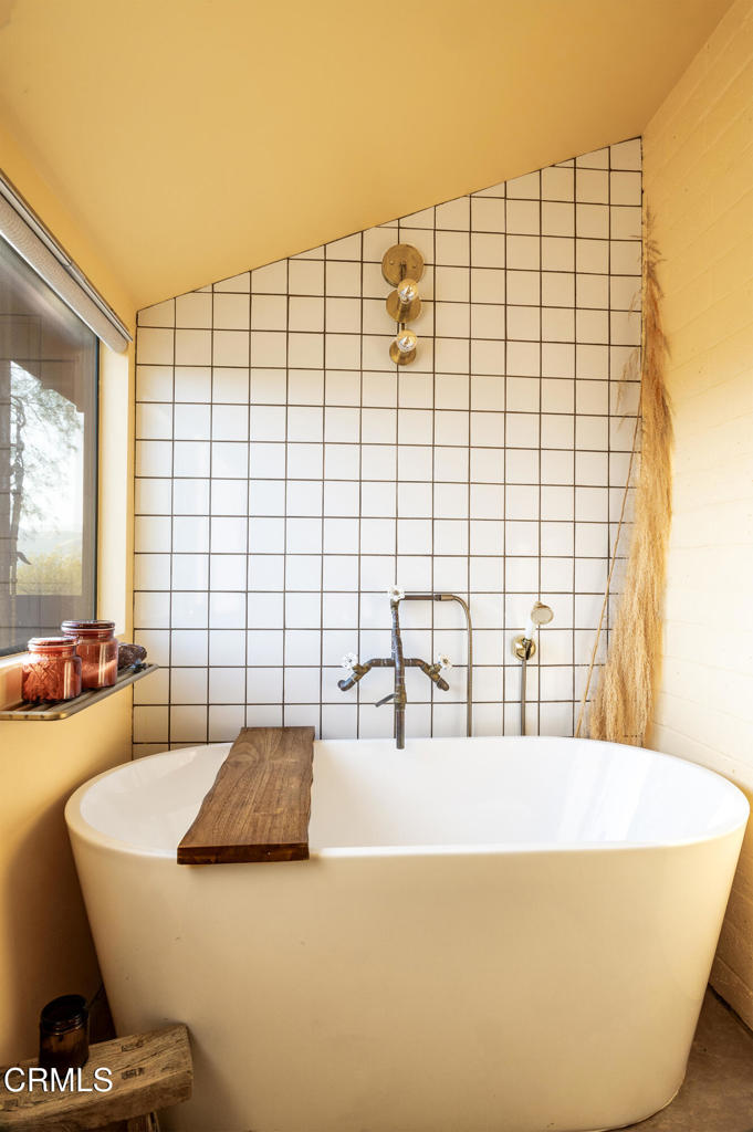 salle de bain jaune et blanche design vintage salle de bain jaune et blanche design vintage