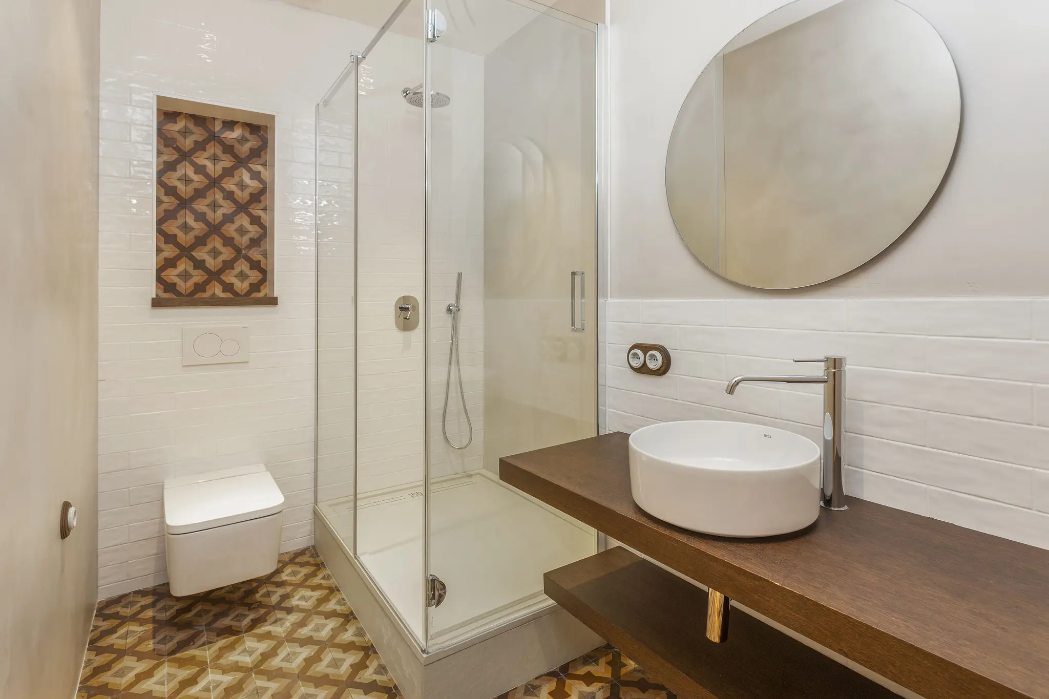 salle de bain sol céramique Nolla appartement rénové