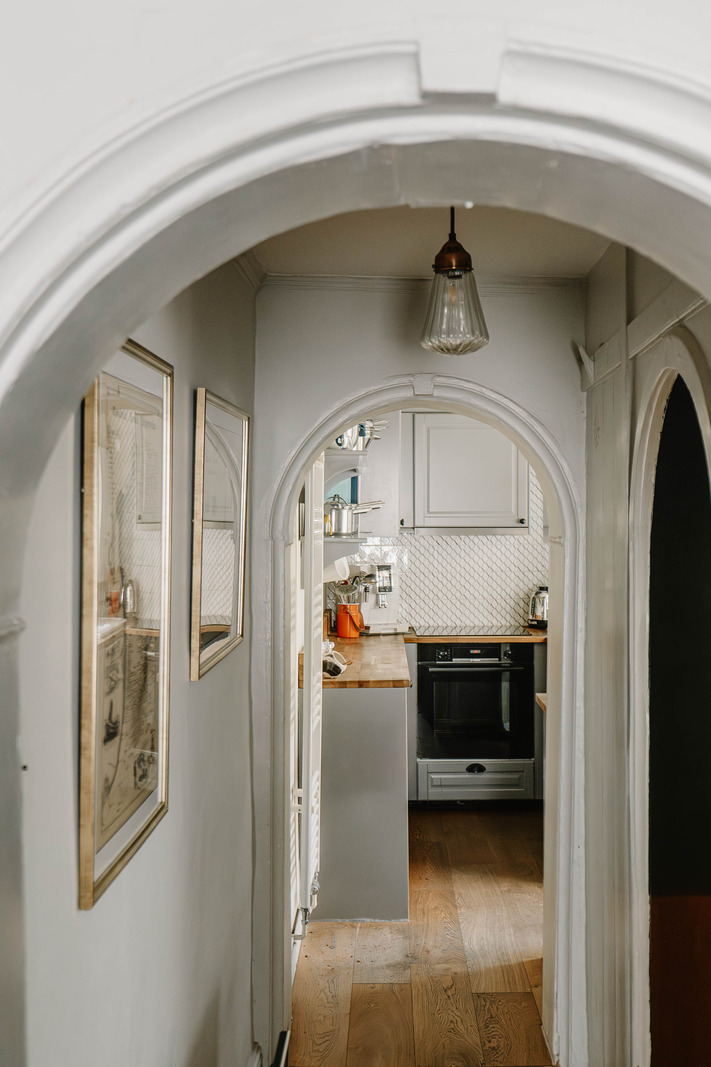 entrée avec ouverture cintrée arche petite maison ancienne de 98m2