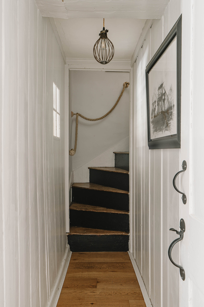 vieil escalier petite maison ancienne de 98m2