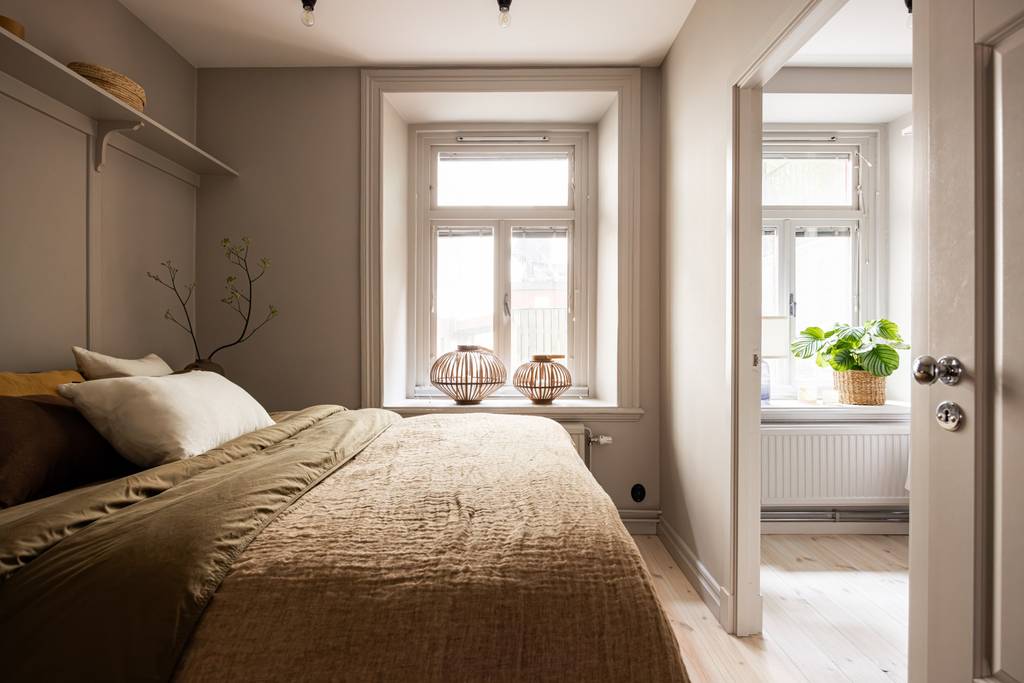 chambre murs beiges décoration scandinave
