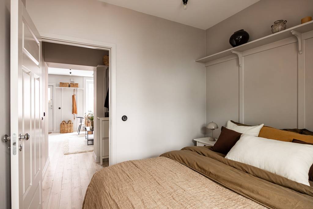chambre murs beiges décoration scandinave
