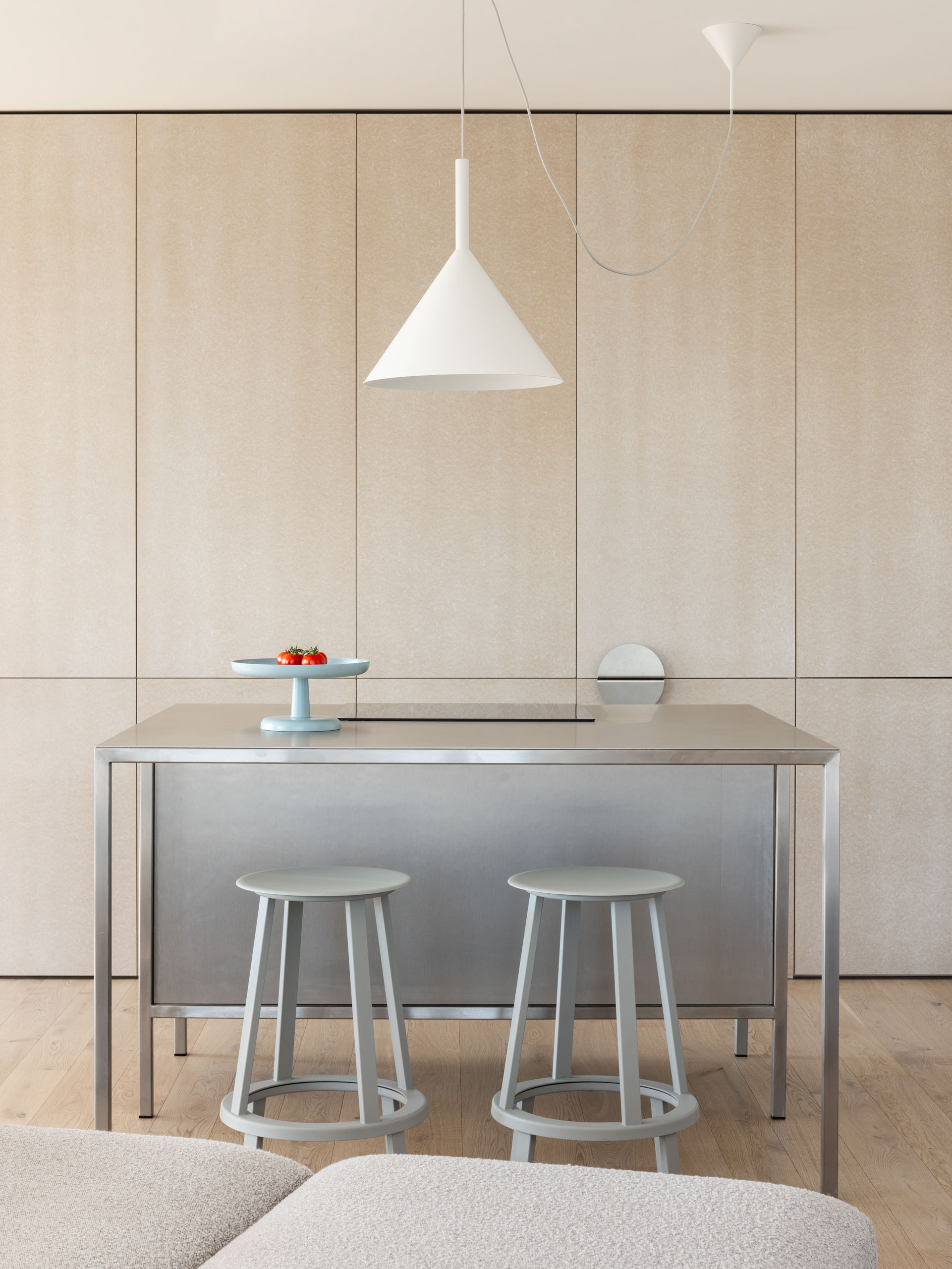 îlot de cuisine décoration design gris et métal