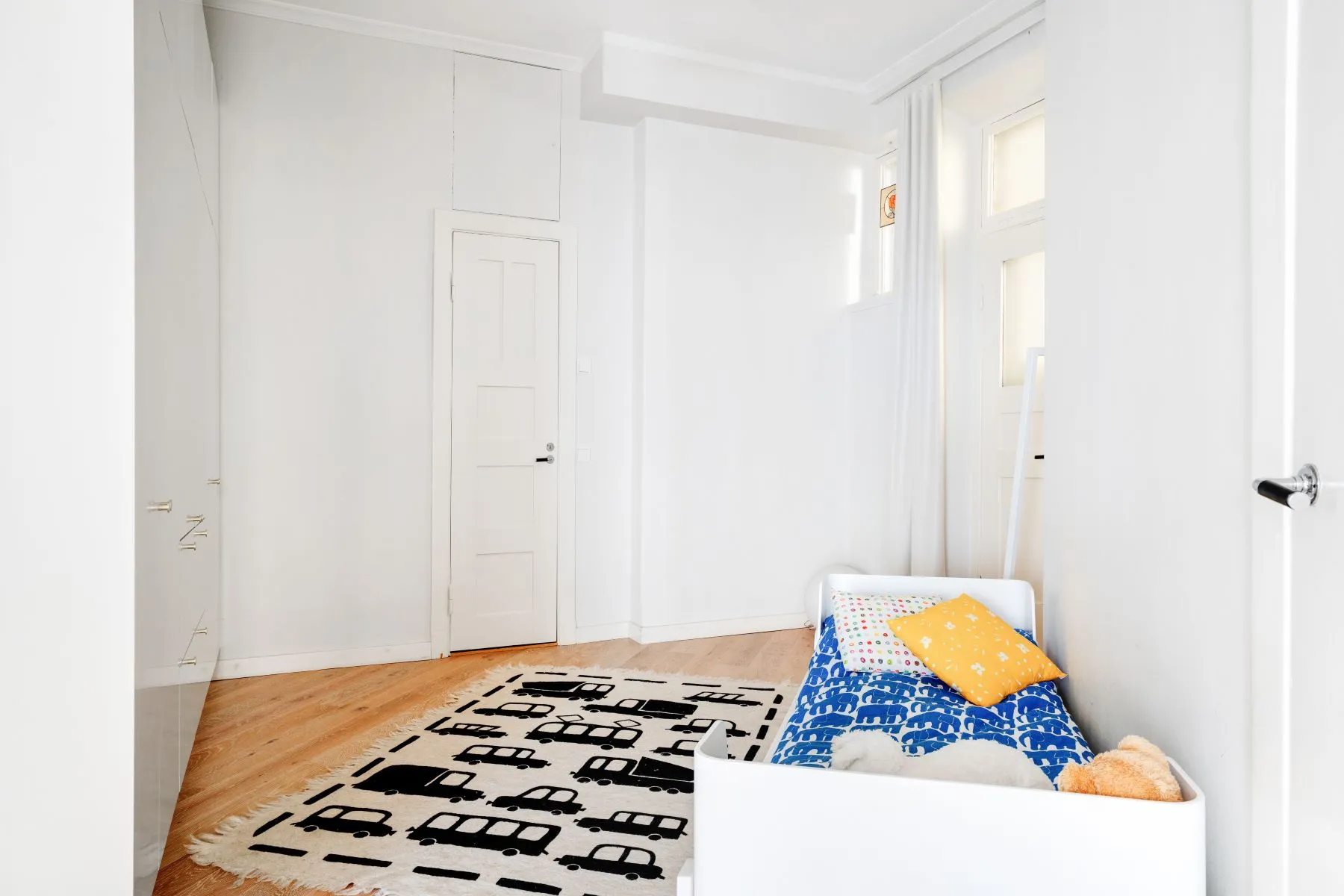 chambre enfant avec placards décoration design et minimaliste chambre enfant avec placards décoration design et minimaliste