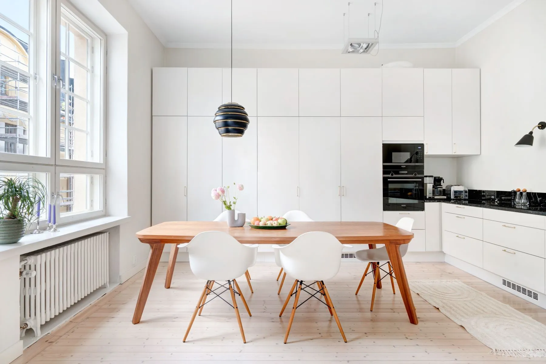 cuisine blanche avec salle à manger décoration design et minimaliste cuisine blanche avec salle à manger décoration design et minimaliste