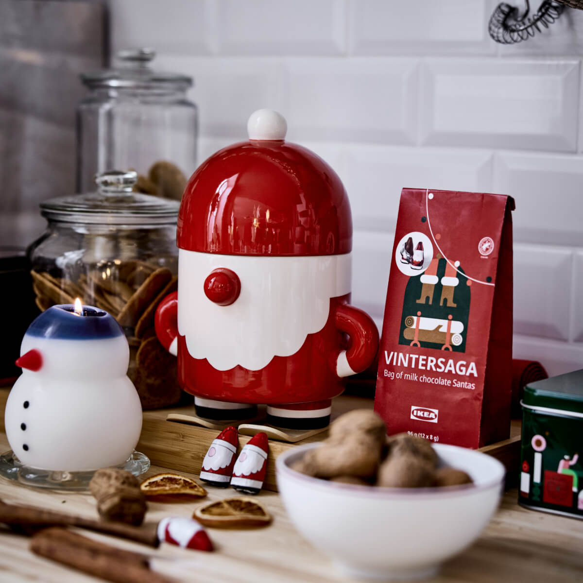 boite père noël et bougie bonhomme de neige décoration IKEA pour Noël 2025 boite père noël et bougie bonhomme de neige décoration IKEA pour Noël 2025