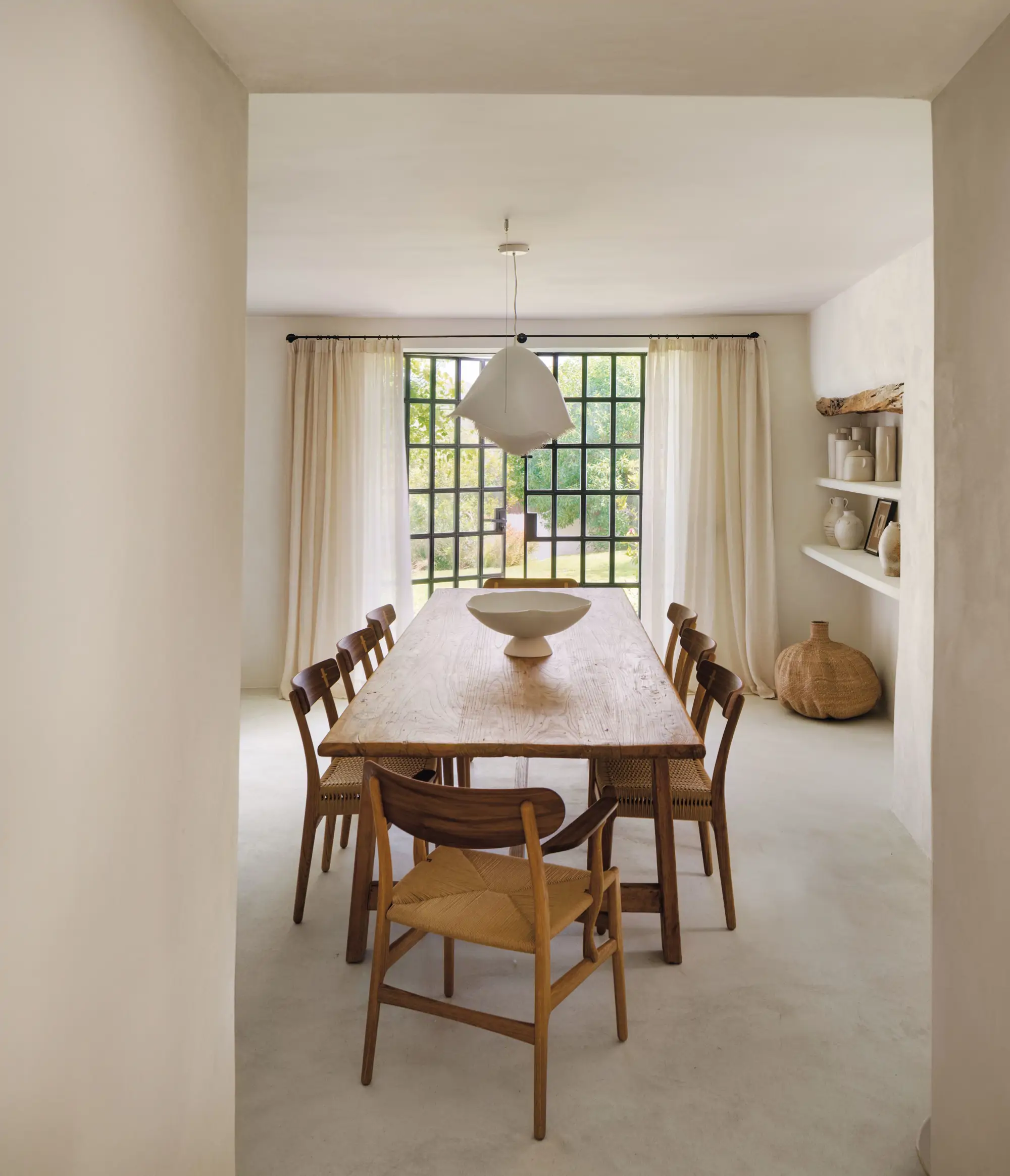 salle à manger rustique chic maison méditerranéenne Ibiza