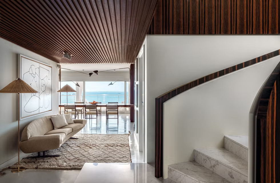 escalier marbre duplex vue mer