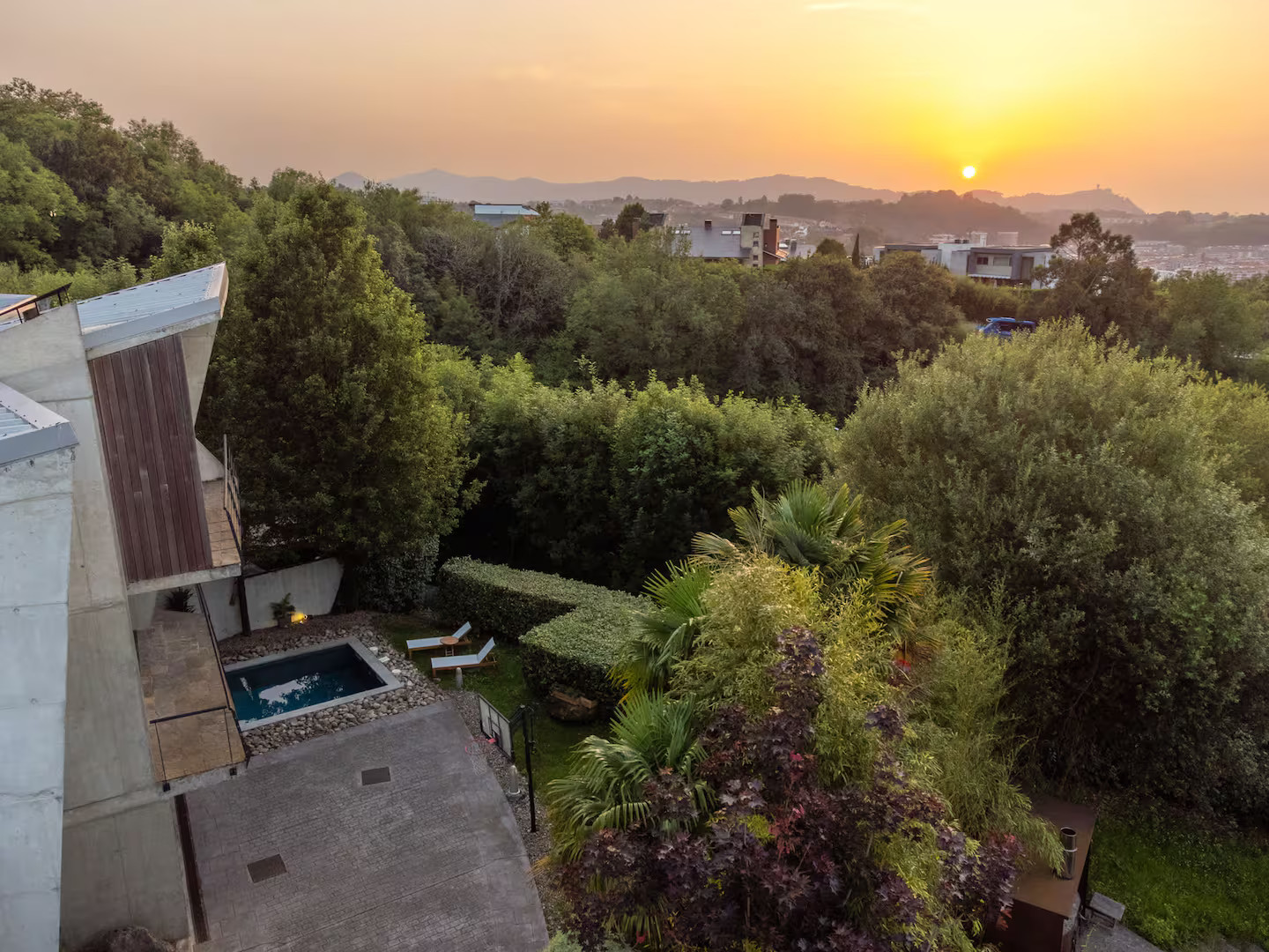 maison brutaliste villa Angelu