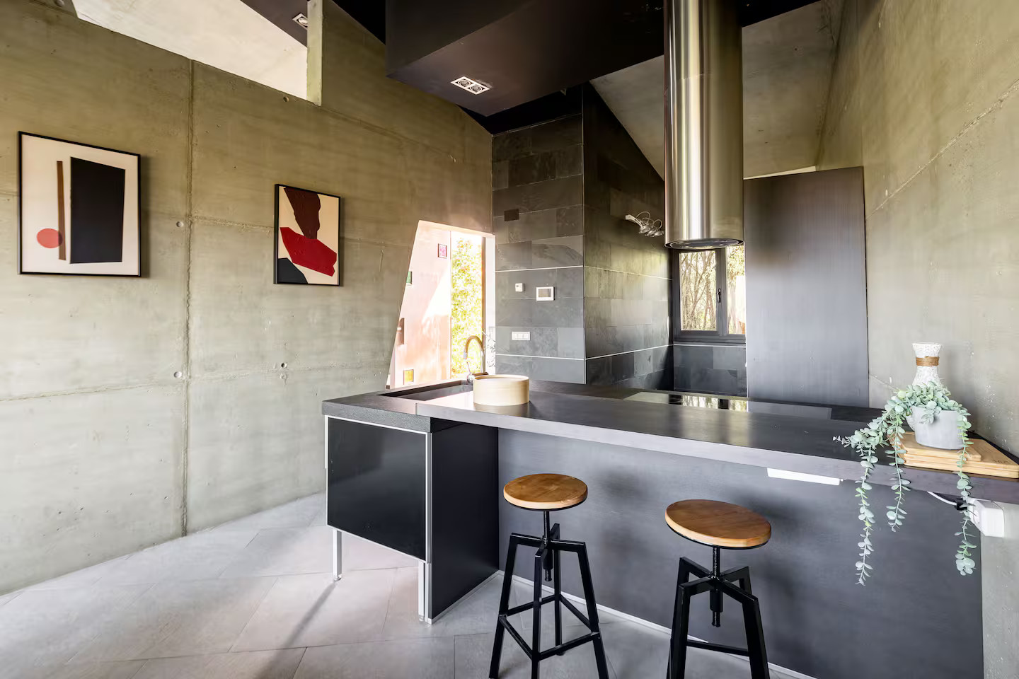cuisine design maison brutaliste villa Angelu