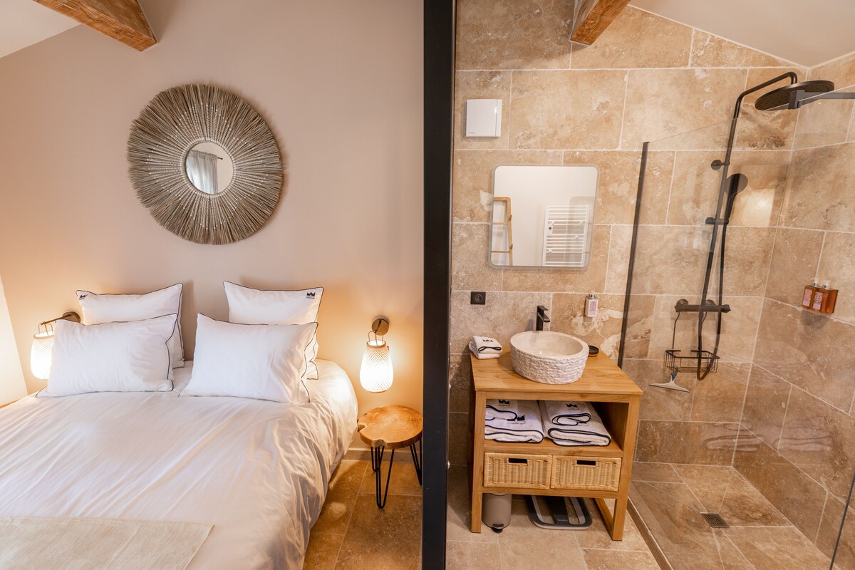 chambre avec salle de bain La Bastide Blanche maison MIP