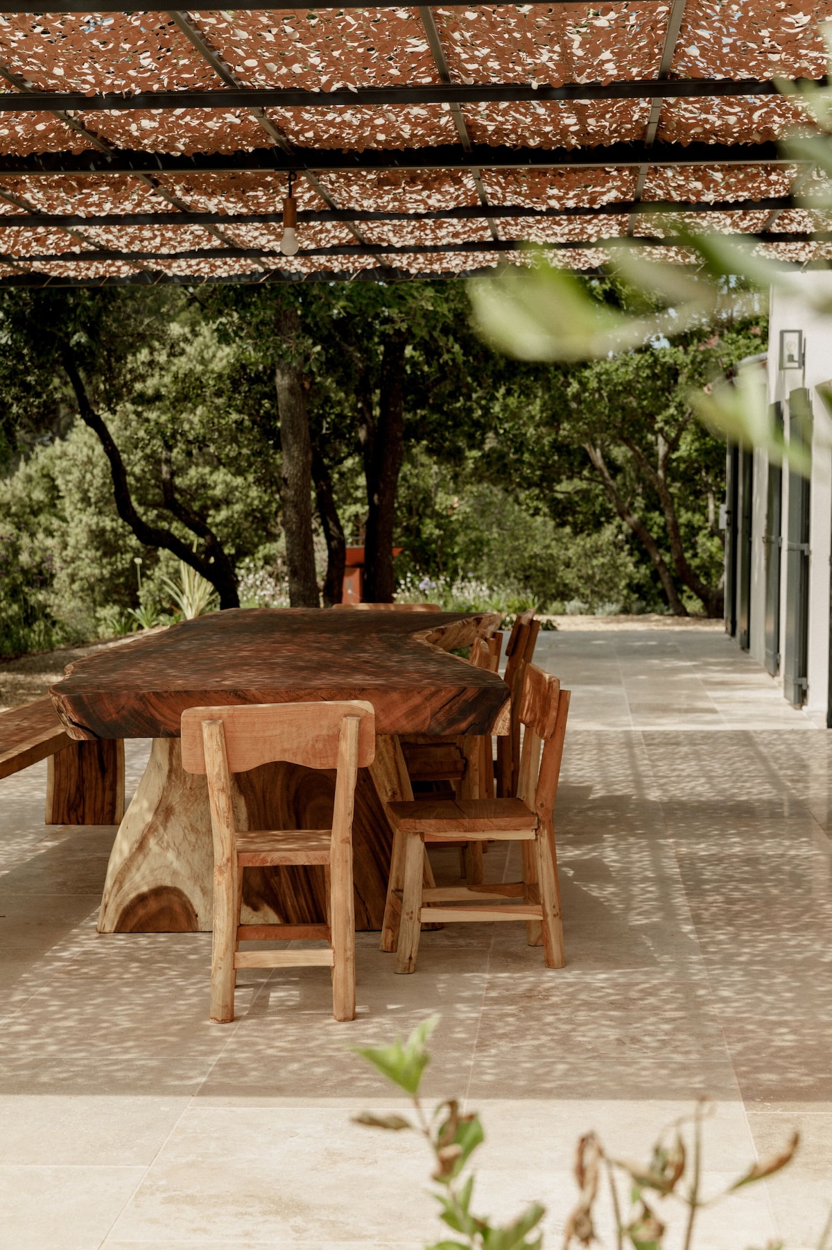 terrasse avec pergola et voile maison Provence La Bastide Blanche maison MIP