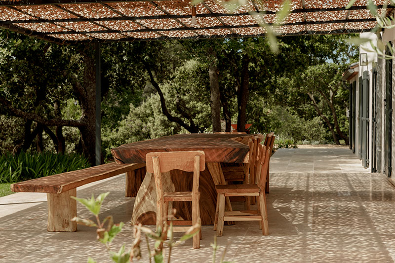 terrasse avec pergola et voile maison Provence La Bastide Blanche maison MIP