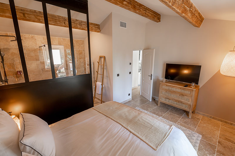 chambre avec salle de bain La Bastide Blanche maison MIP