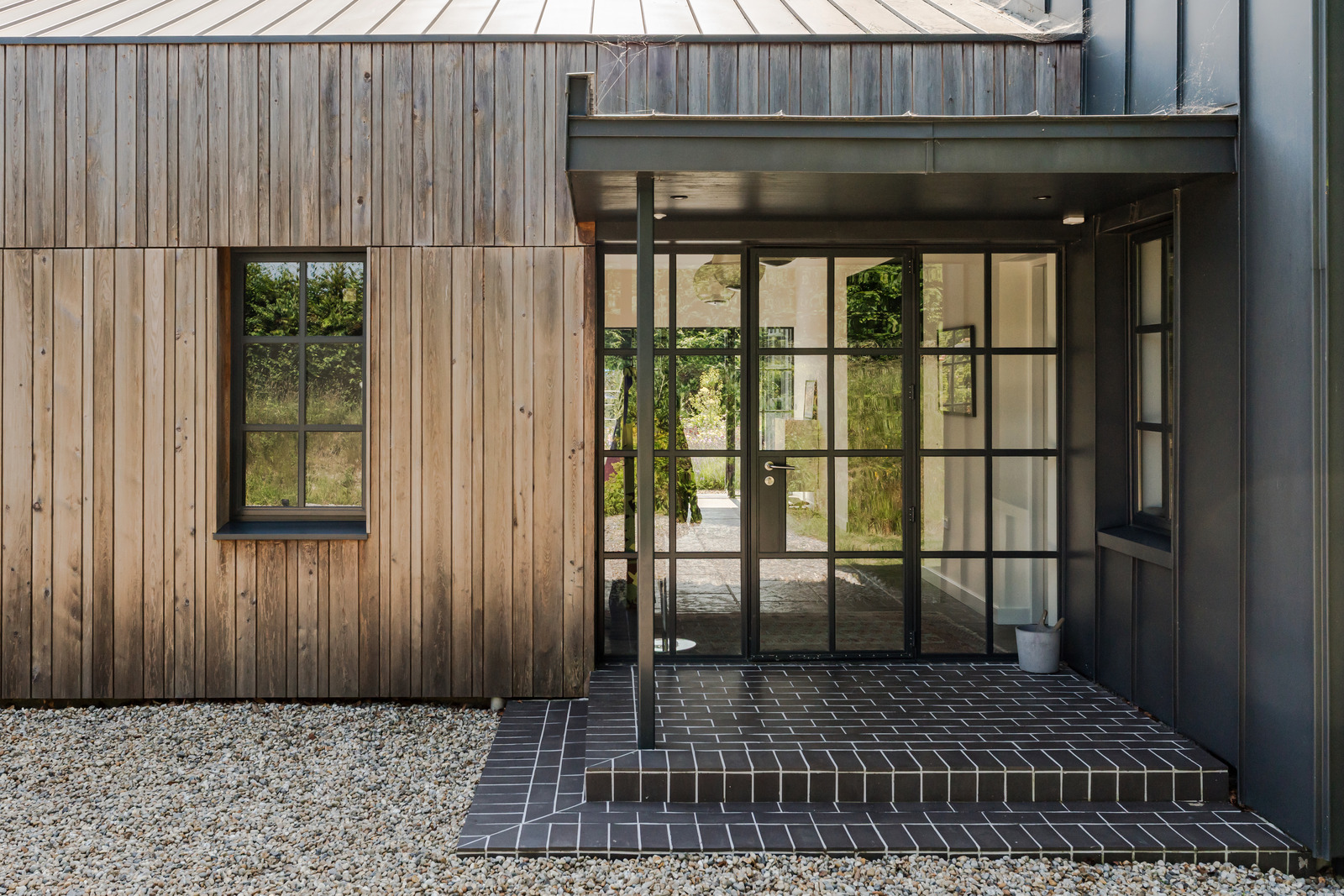 maison contemporaine acier et mélèze maison contemporaine acier et mélèze