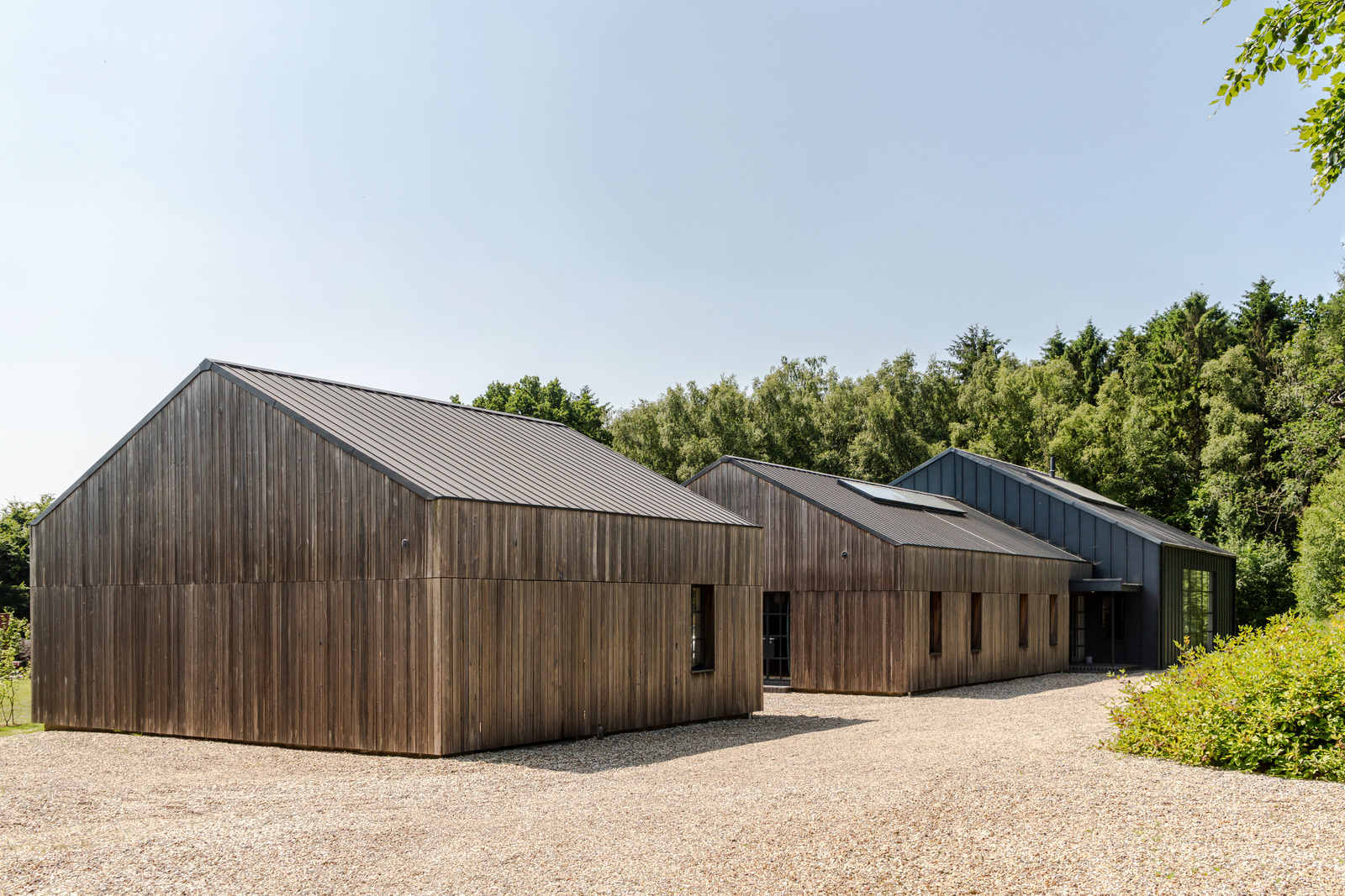 maison contemporaine en acier et mélèze maison contemporaine en acier et mélèze