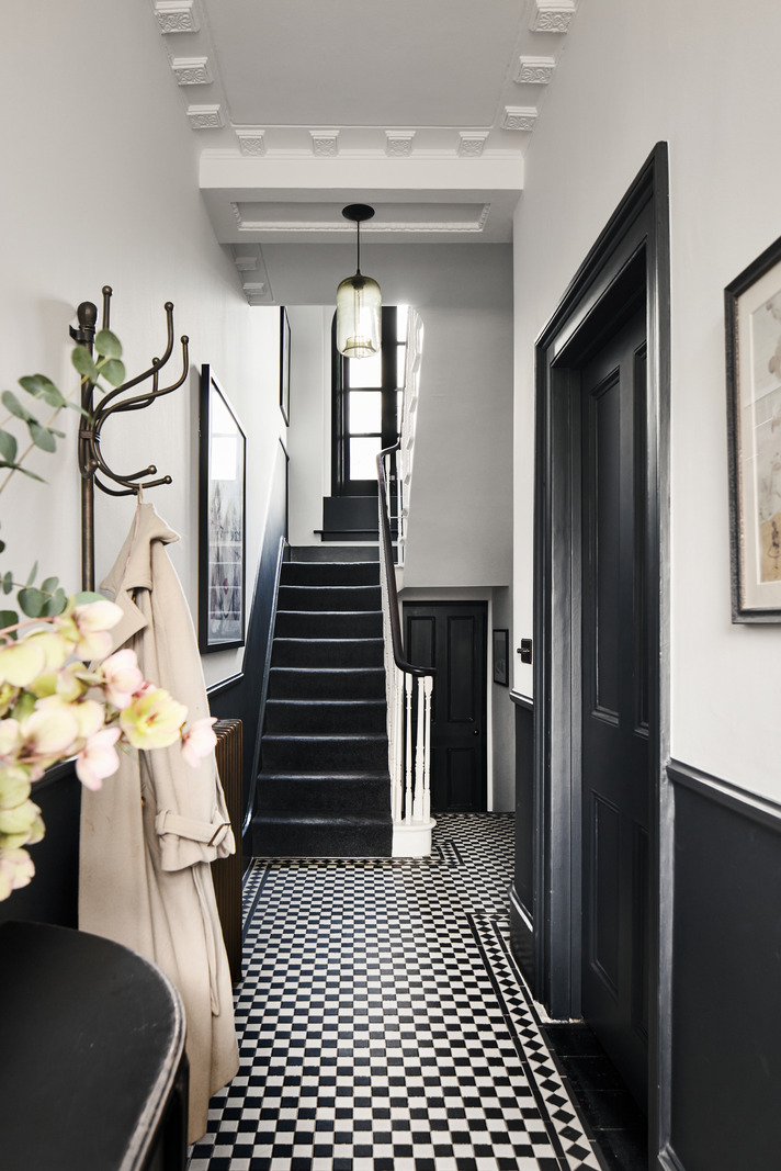 entrée sol damier noir et blanc maison Londres