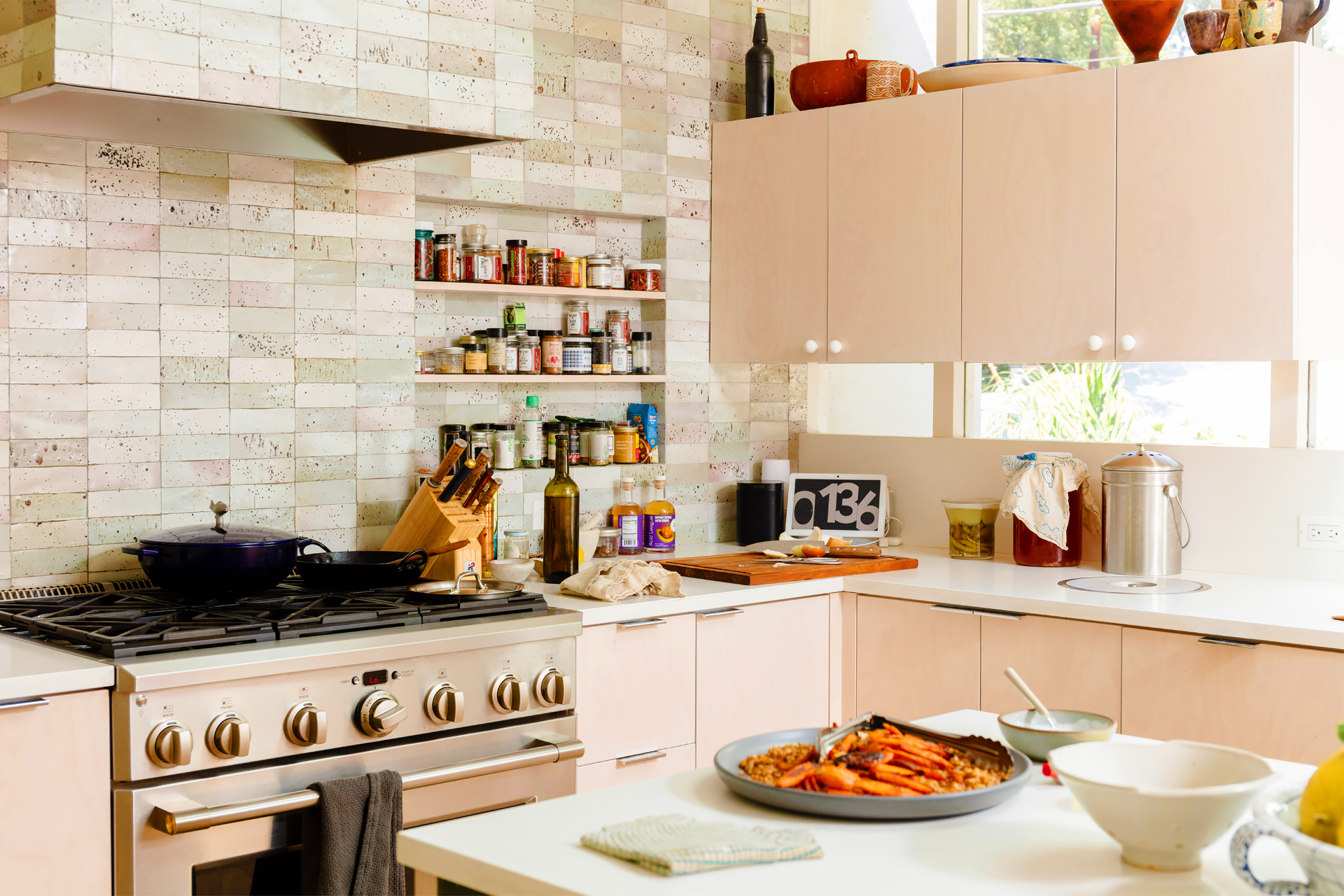 cuisine rose maison Pasadena Puelicher House décoration mid-century cuisine rose maison Pasadena Puelicher House décoration mid-century