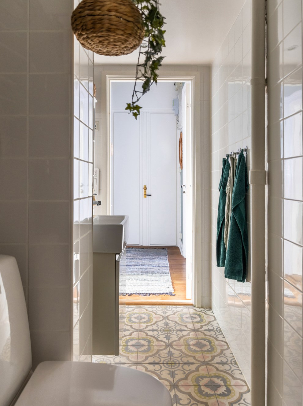 salle de bain sol carreaux de ciment anciens